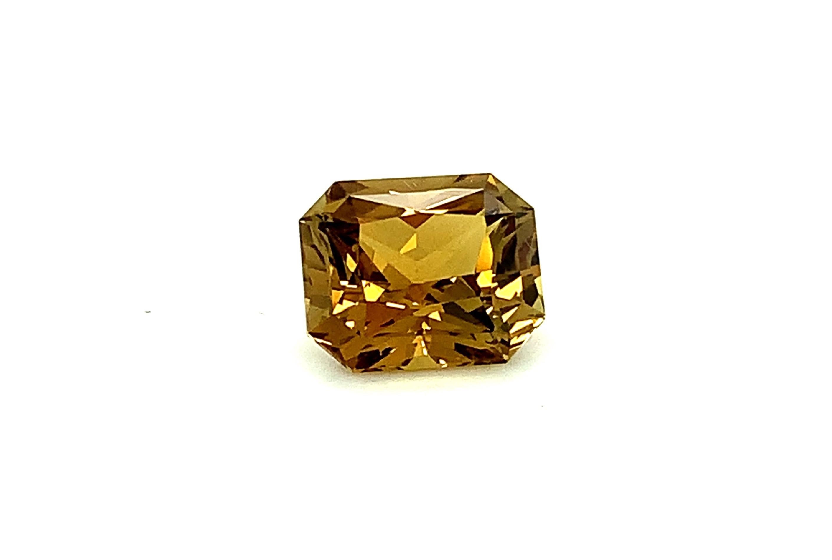 6.40 Carat Octagon Cut Golden Zircon, Unset Loose Gemstone In New Condition For Sale In Los Angeles, CA