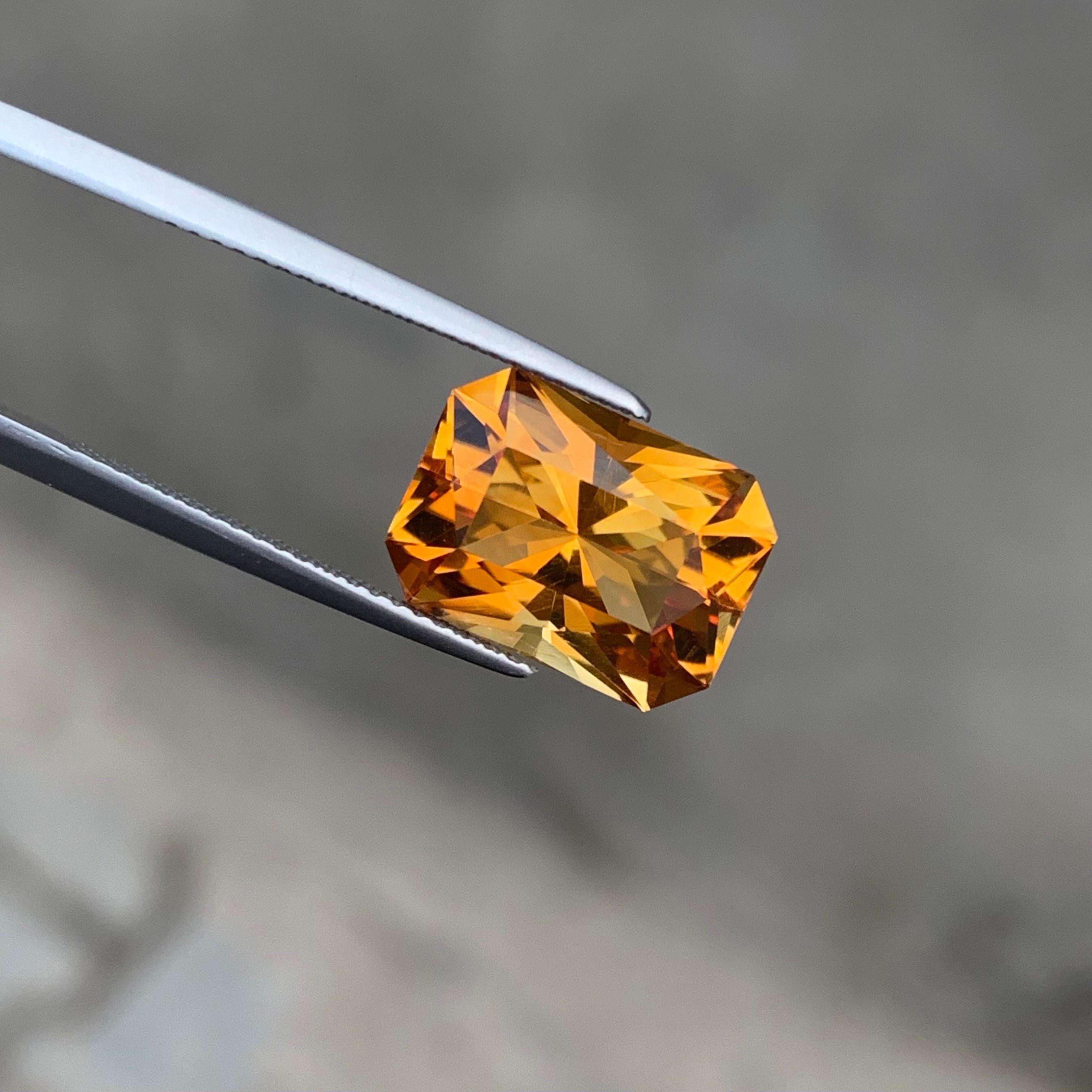 6.40 Carat Loose Orange Mandarin Citrine Gemstone for Jewelry Making In New Condition For Sale In Peshawar, PK
