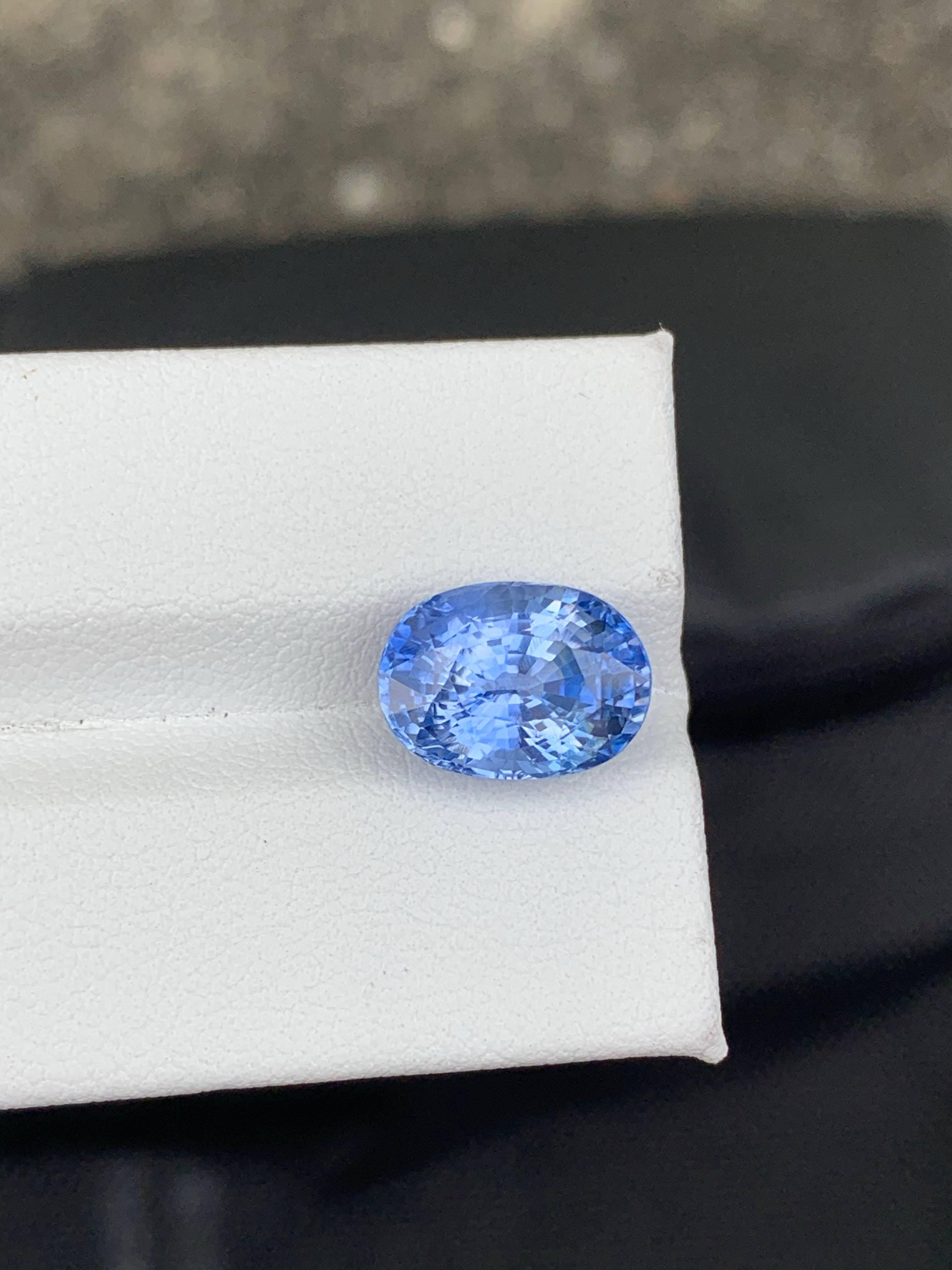 Taglio ovale 6,40 Carati di Zaffiro Blu Naturale Sciolto Certificato Taglio Ovale Gemma dello Sri Lanka in vendita