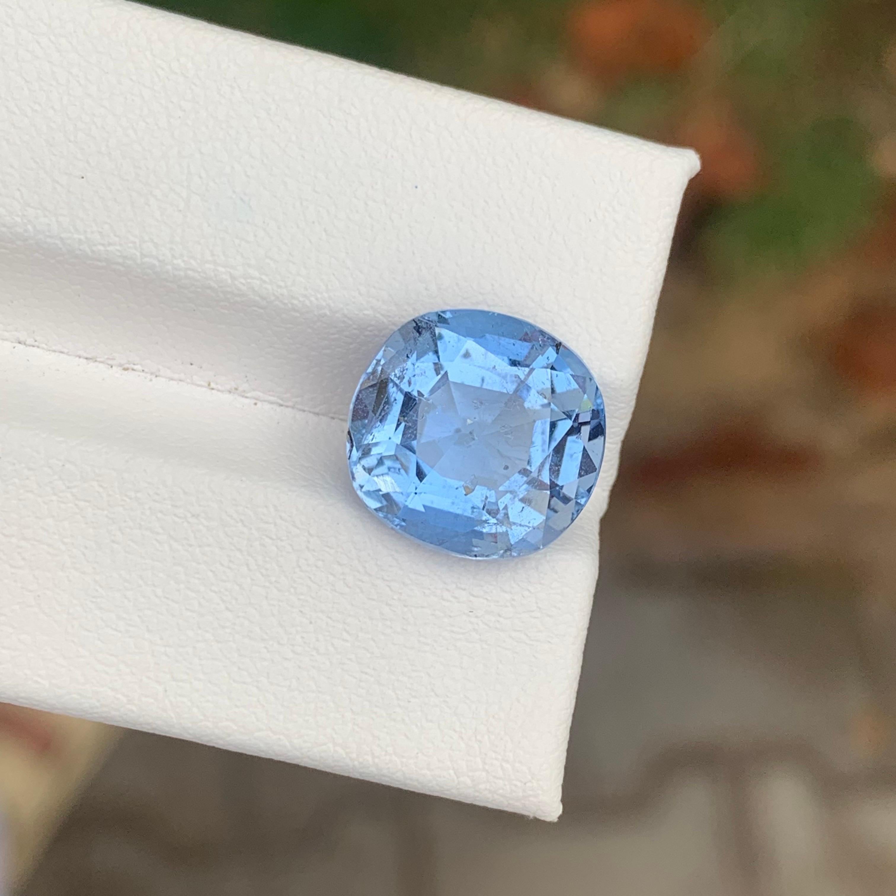 Femenino o masculino 6.40 Carat Natural Loose Goshenite Aquamarine Cushion Shape Gemstone en venta