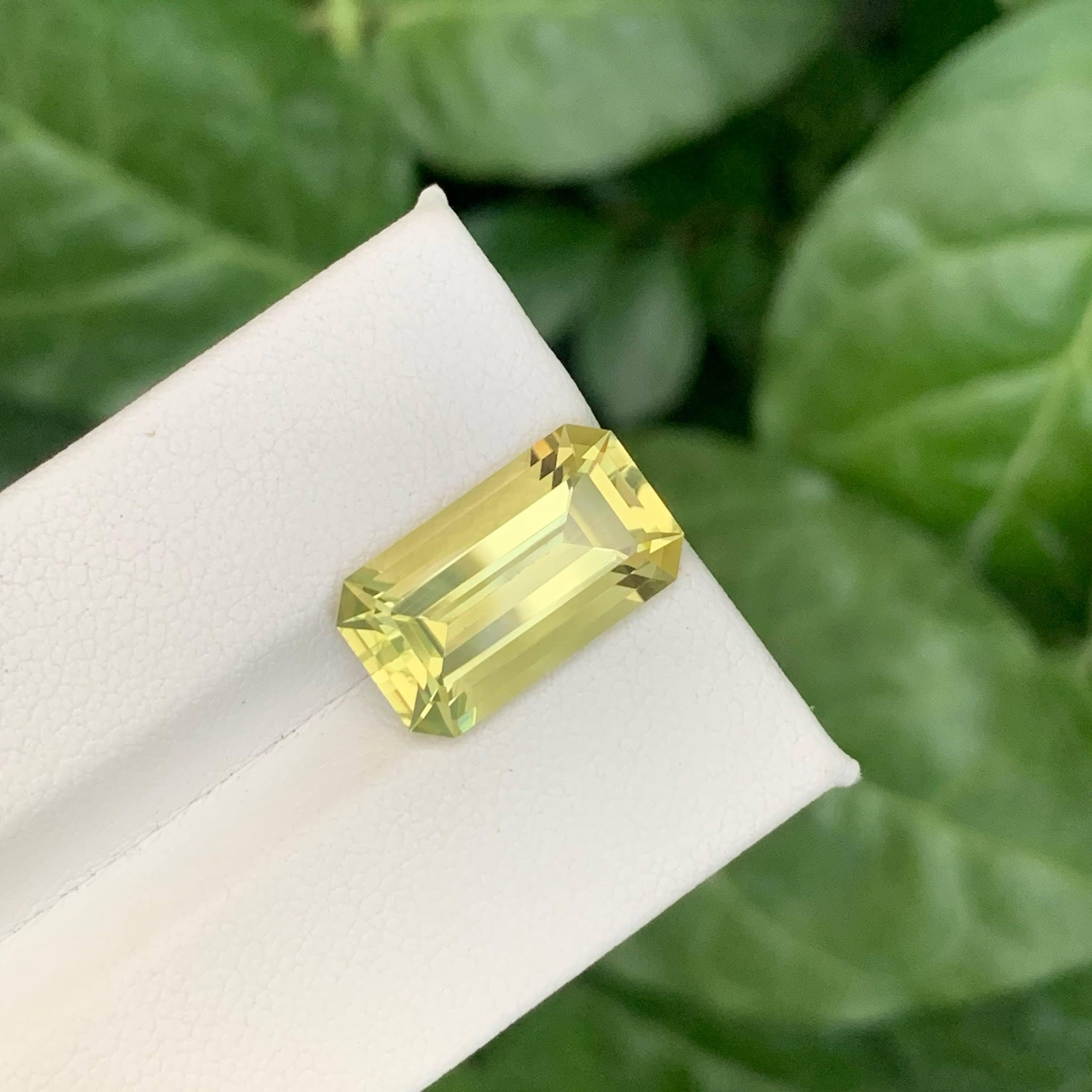 6.40 Carat Natural Loose Lemon Quartz Stone Emerald Cut African Gemstone In New Condition For Sale In Bangkok, TH