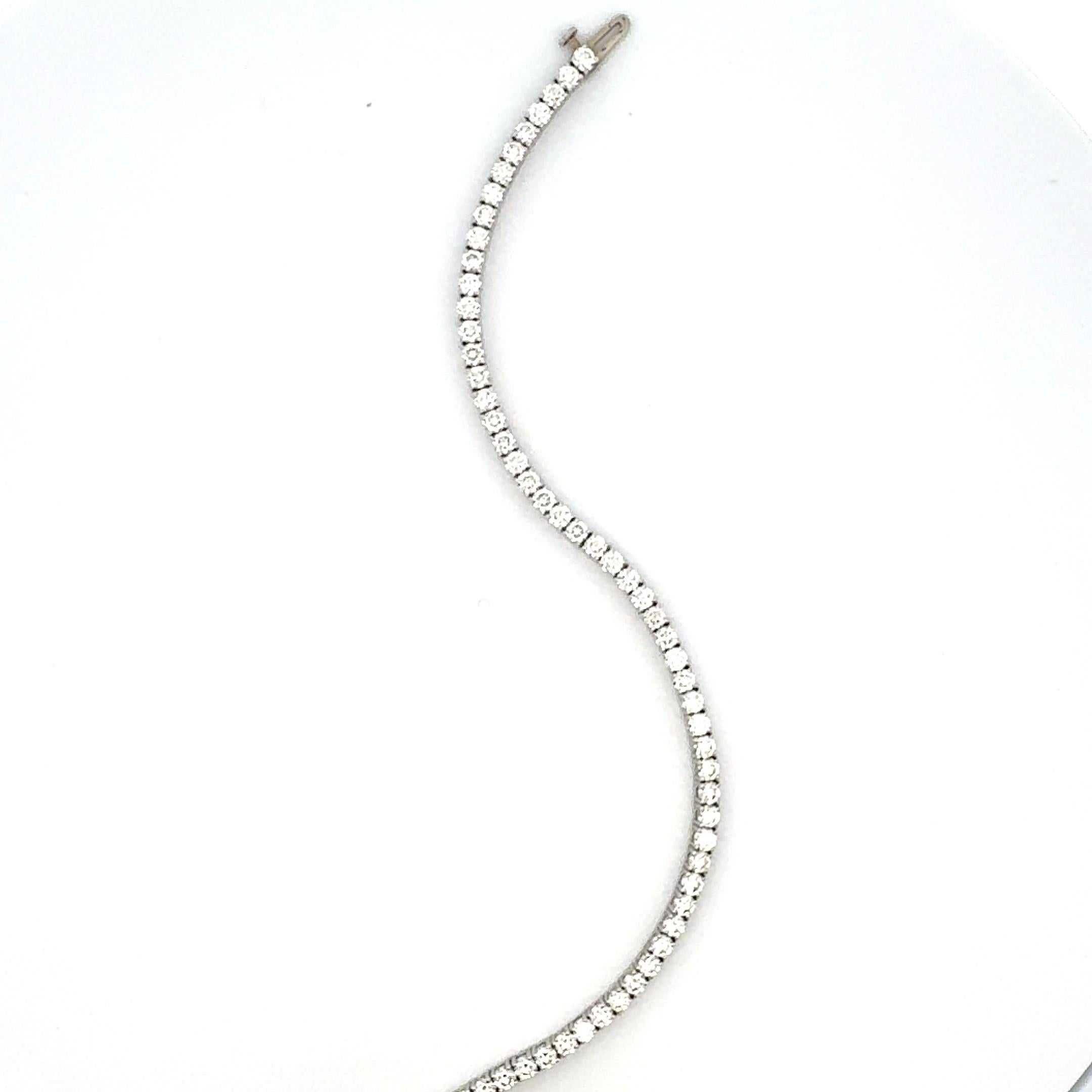Modern 6.40 Carats Diamond Bracelet For Sale