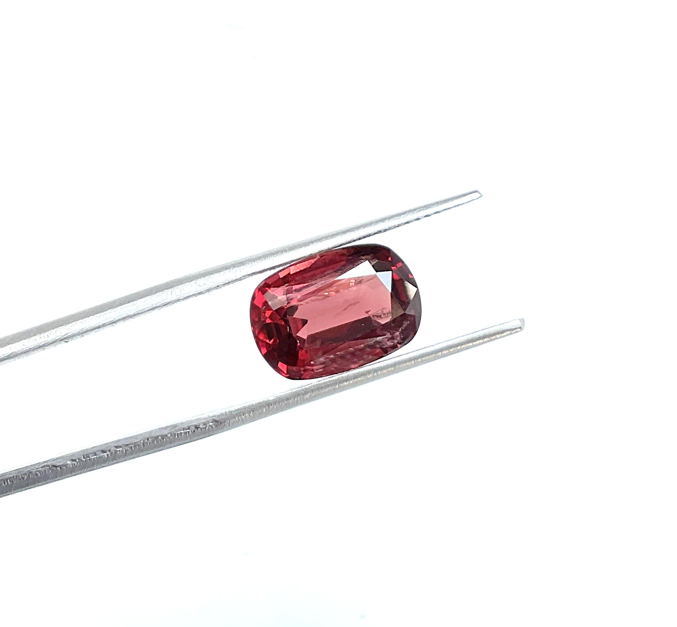 6.40 Carats orangy red burmese spinel cutstone oval for ring natural gemstone

Weight: 6.40 Carats
Size: 13x9x6 MM
Pieces: 1
Shape : cushion