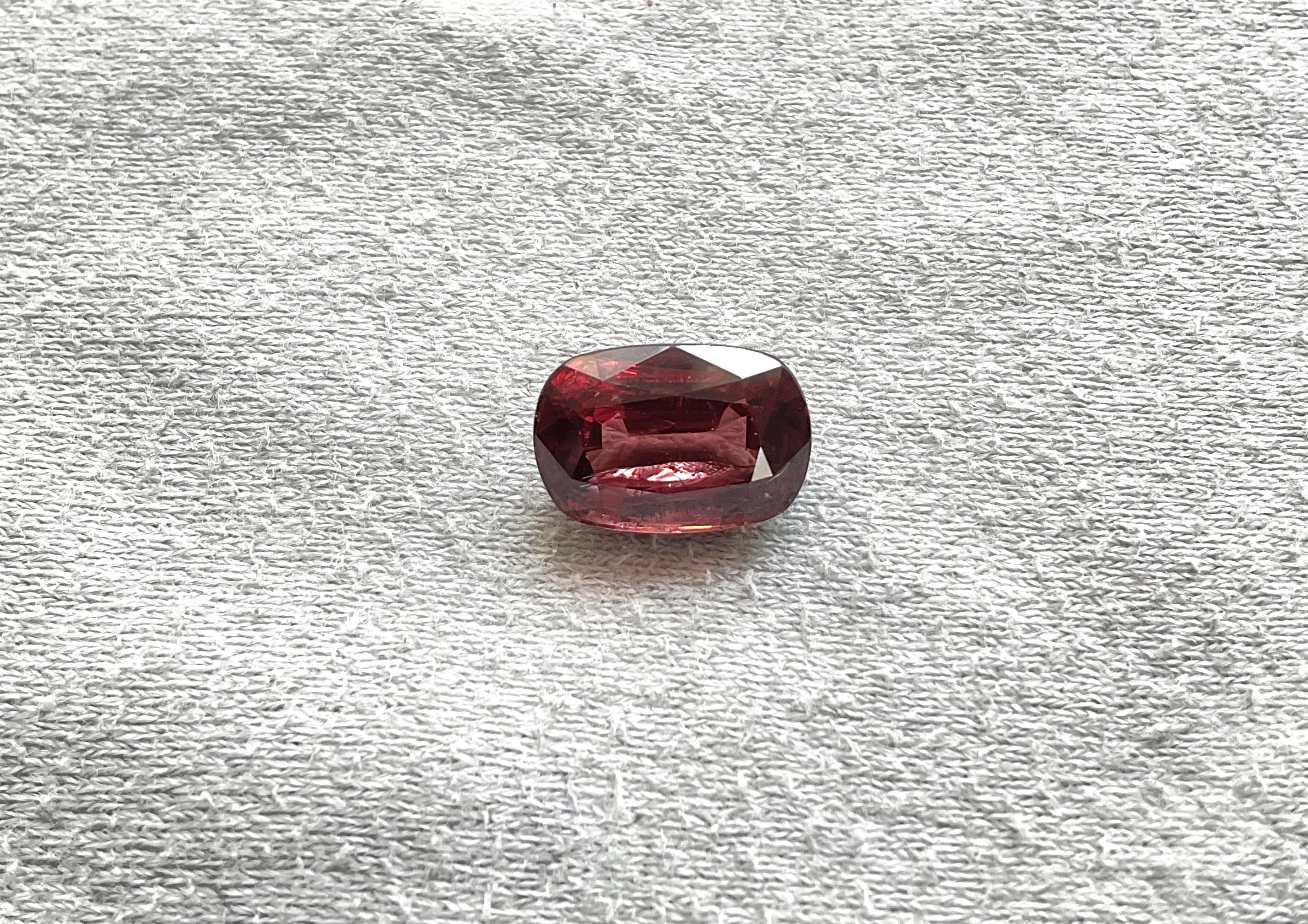 Modern 6.40 Carats orangy red burmese spinel cutstone cushion for ring natural gemstone For Sale