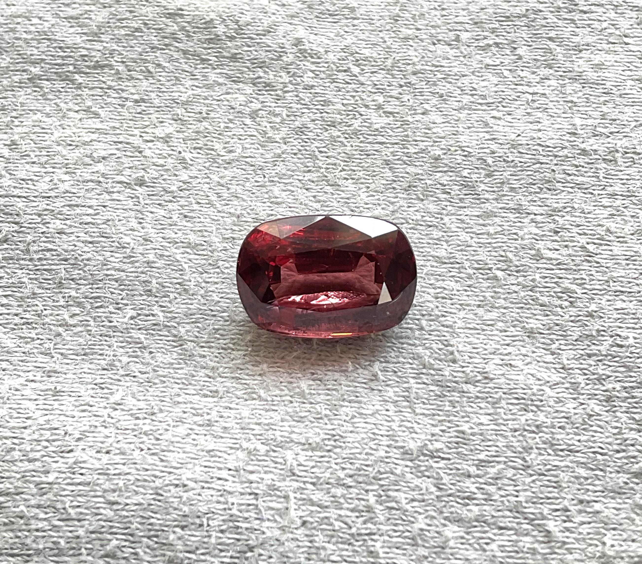 Cushion Cut 6.40 Carats orangy red burmese spinel cutstone cushion for ring natural gemstone For Sale
