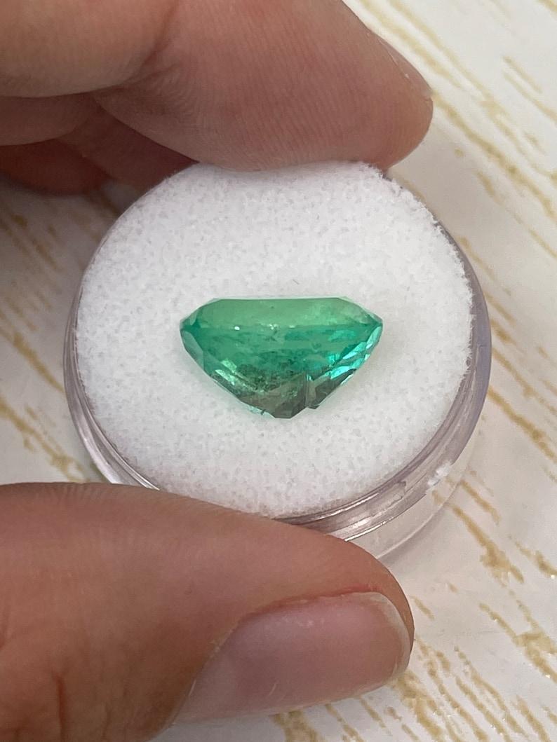 6.40ct Medium Green Natural Colombian Emerald - Oval Cut May Birthstone Gem For Sale 2