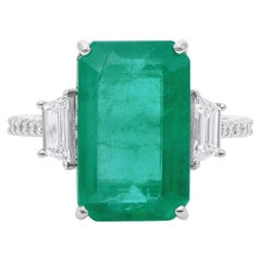 6.40cts Zambian Emerald 0.61cts Diamond Cocktail Ring 18 Karat White Gold