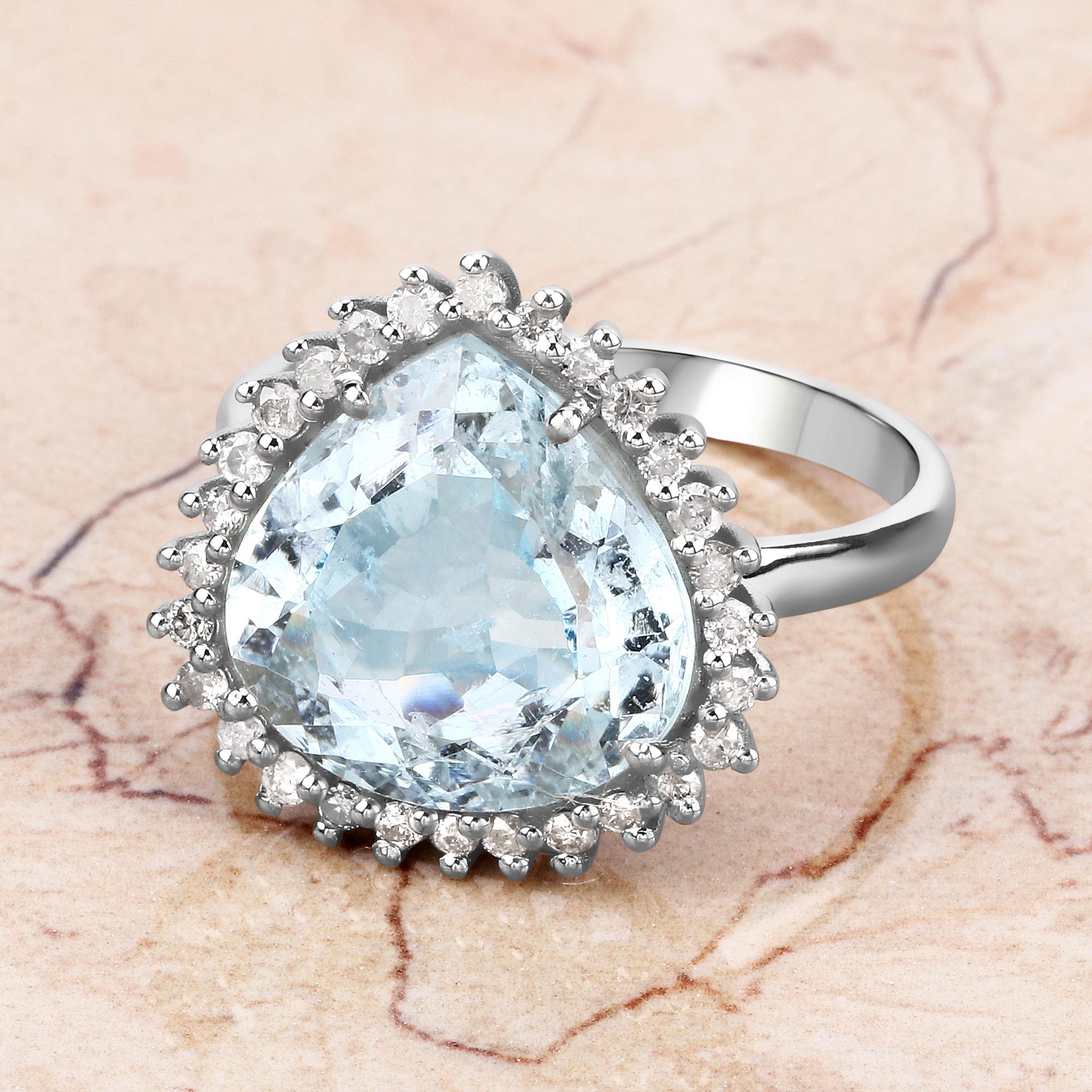 6.40cttw Aquamarine with Diamonds 0.45cttw Halo Sterling Silver Ring

Beautiful and elegant, our ring is a must-have for your jewelry collection. Intricately designed sterling silver beholds dazzling 6.40 ct. tw. pear-shape aquamarine with 0.45 ct.