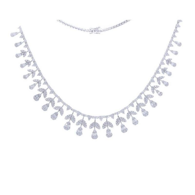 Modern 6.41 carat diamond Sequera Necklace in 18K white gold For Sale