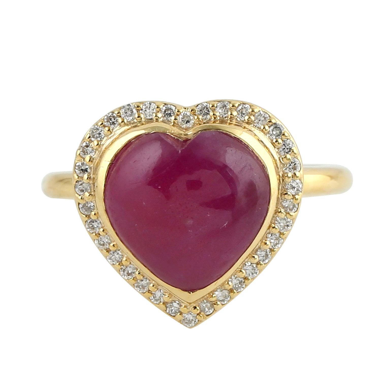 6.41 Ct Heart Shaped Pink Sapphire Cocktail Ring With Diamonds In 18k Gold In New Condition For Sale In New York, NY