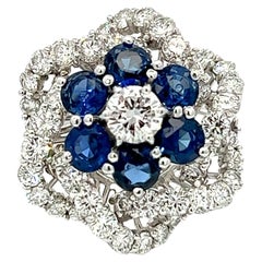 Ring mit 6,41CT Gesamtgewicht, blauer Saphir und Diamanten