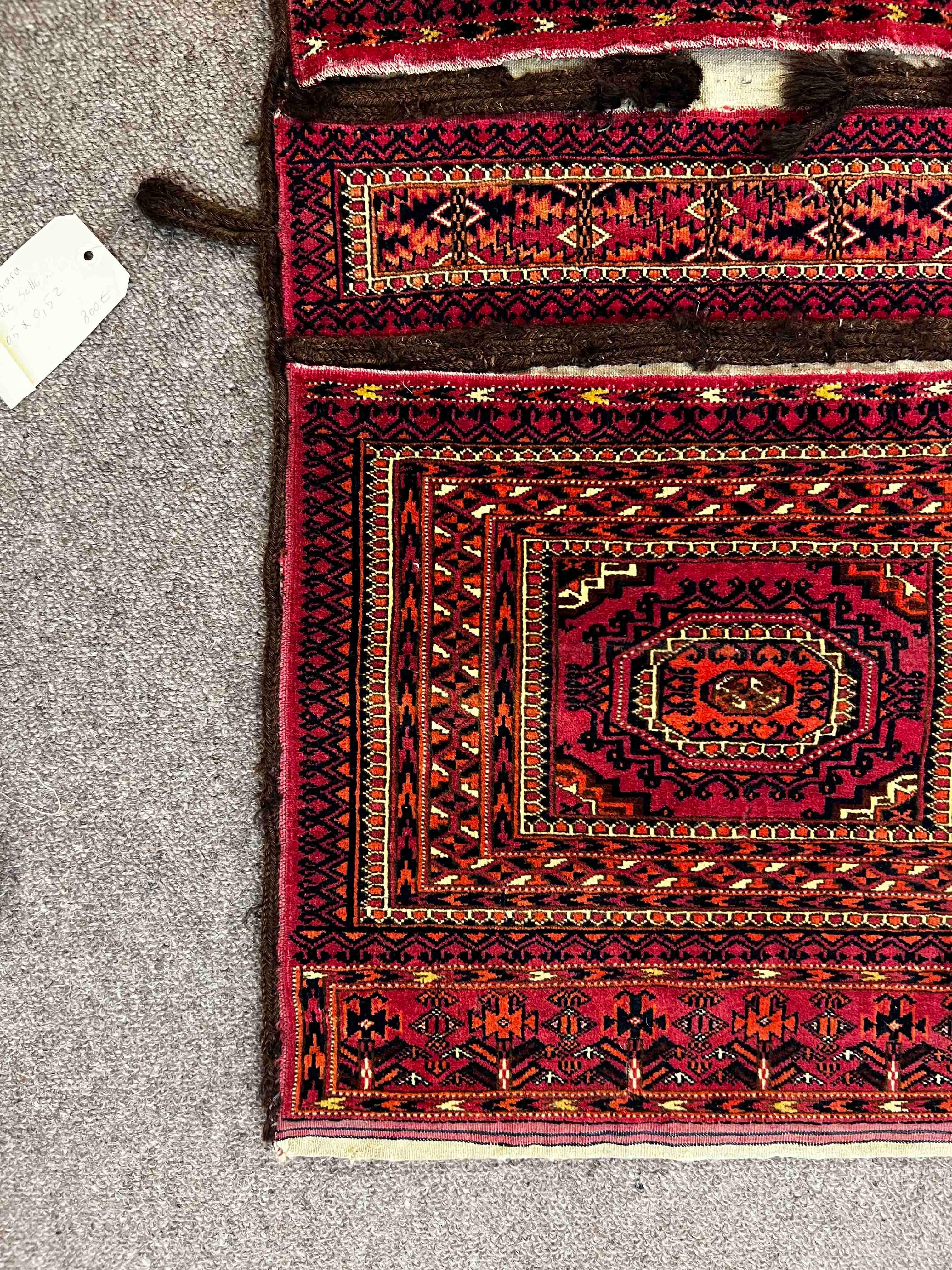 642 -  Schöne Turkmen-Tasche aus dem 19. Jahrhundert mit schönem Bukhara-Design im Zustand „Hervorragend“ im Angebot in Paris, FR