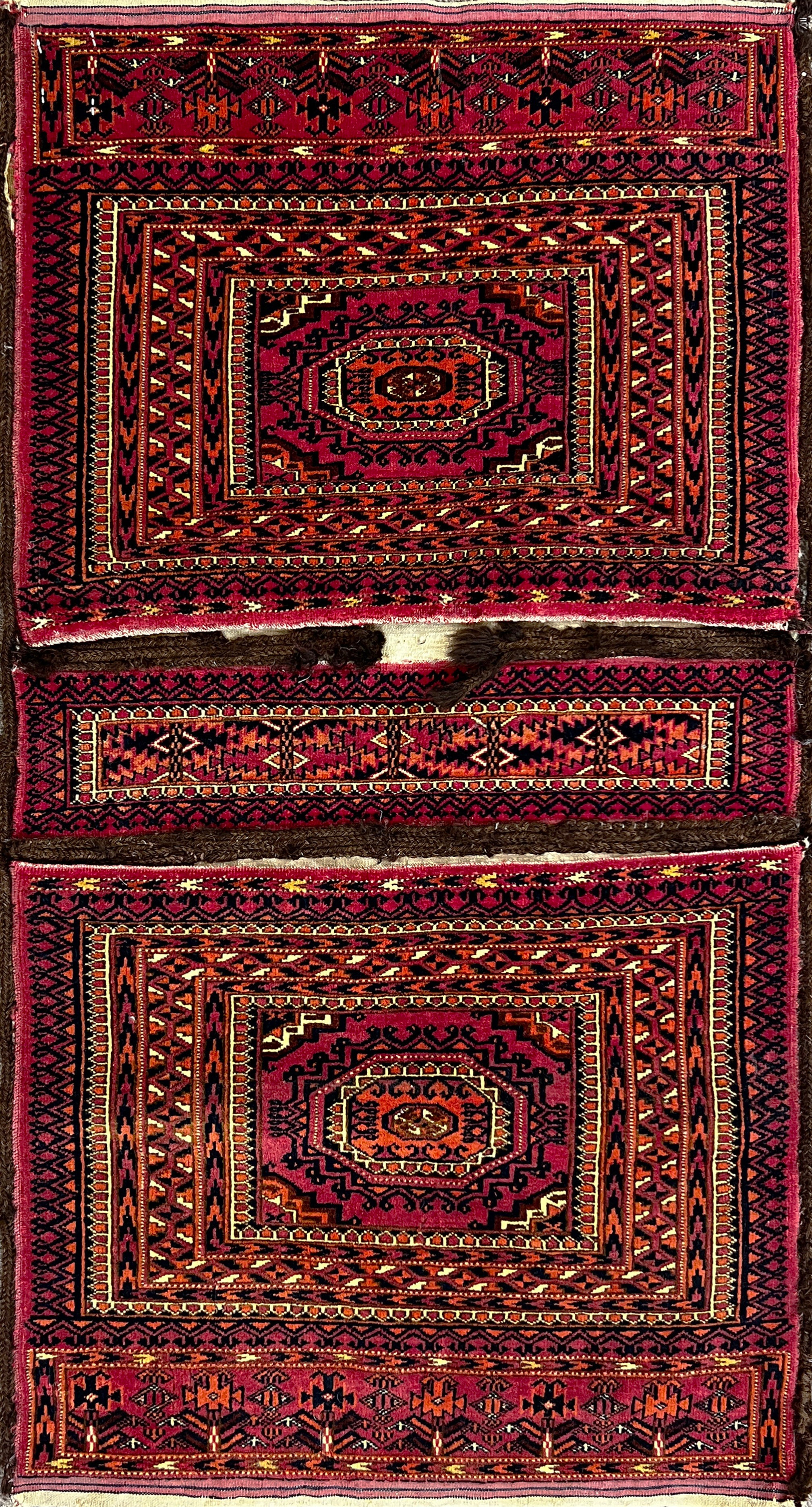 642 -  Magnifique sac turkmène du 19ème siècle avec un joli motif Bukhara
