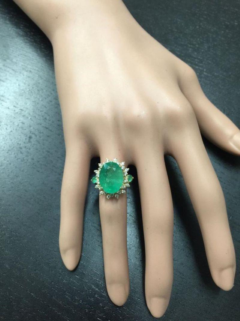 6.42 Carat Natural Emerald and Diamond 14 Karat Solid Yellow Gold Ring For Sale 1