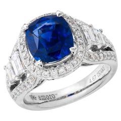Anello con zaffiro di Ceylon e diamante da 6,43 carati con taglio a cuscino in oro bianco 18Kt