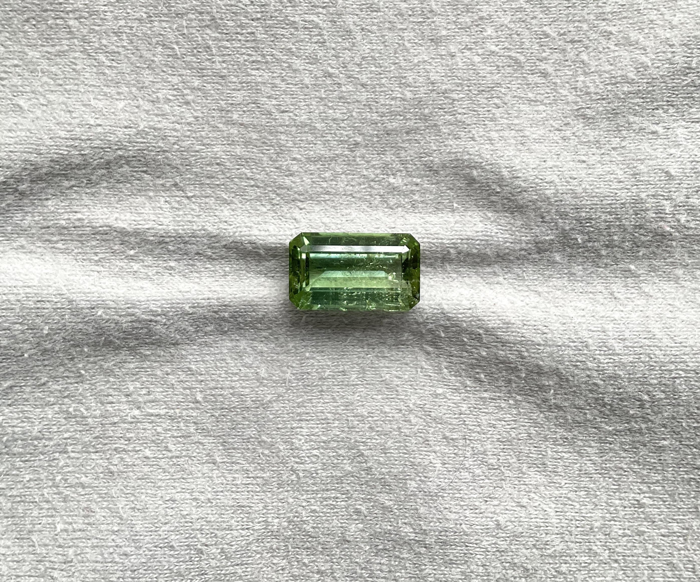 6.43 carats green Tourmaline octagon Faceted cut stone Top Quality Natural gem

Gemstone - Tourmaline
Weight - 6.43 Carats
Shape - Octagon
Size -  14.3x8.5x5.5 MM
Pieces - 1