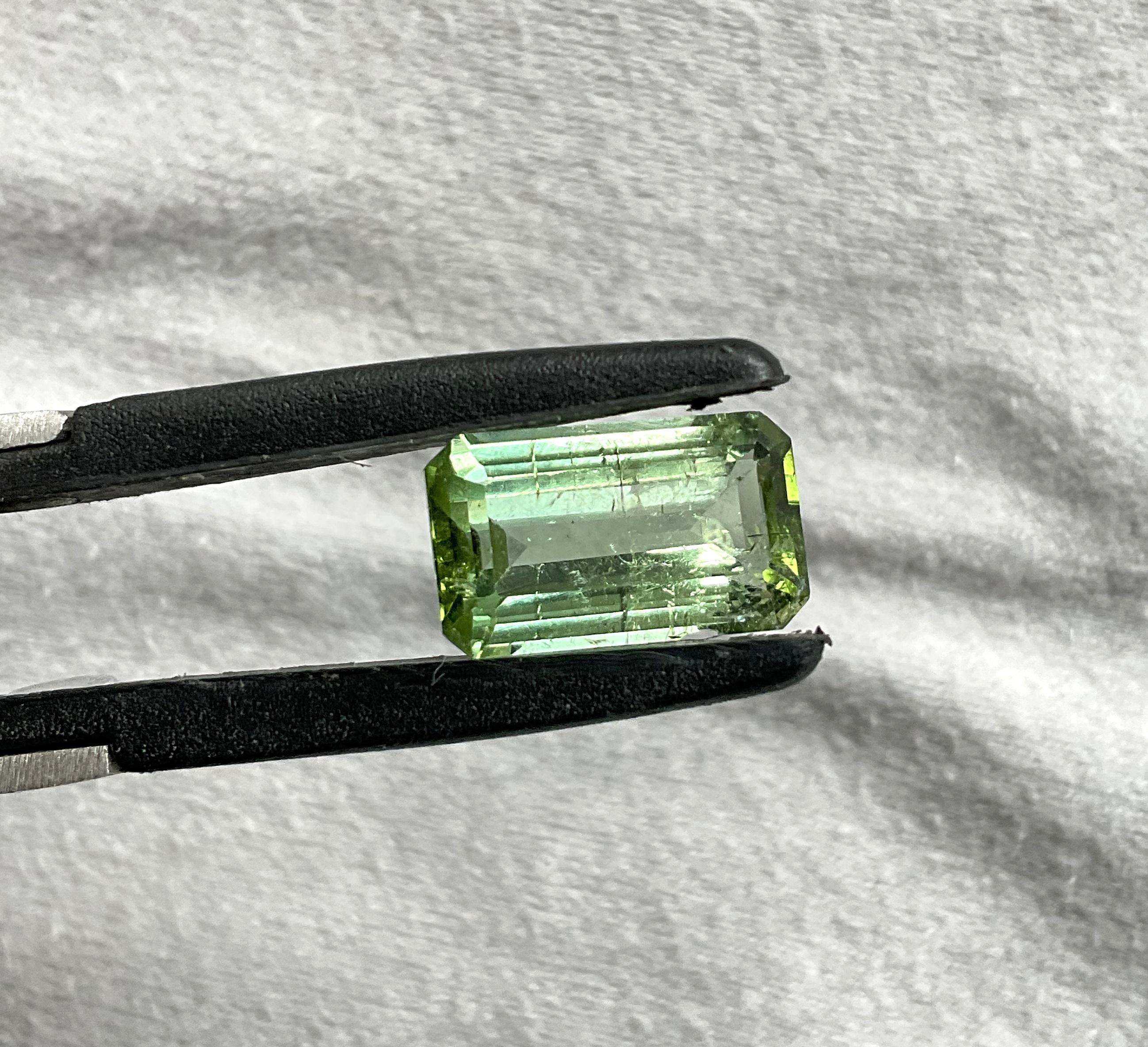 6.43 carats green Tourmaline octagon Faceted cut stone Top Quality Natural gem In New Condition For Sale In Jaipur, RJ