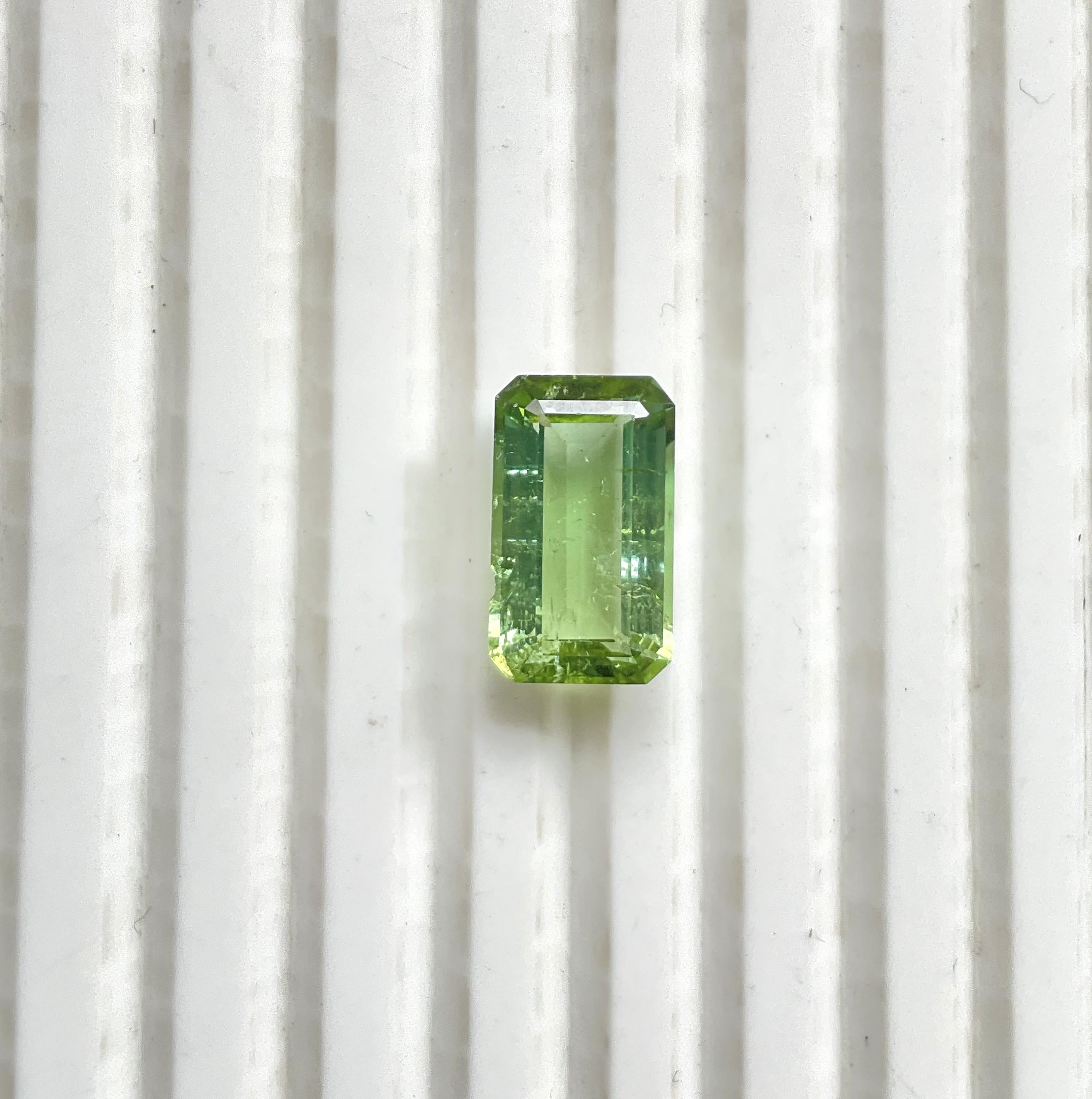 6.43 carats green Tourmaline octagon Faceted cut stone Top Quality Natural gem For Sale 2