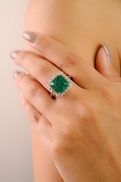 Bague cocktail 6.43Ct émeraude naturelle et diamant en or blanc 14K Bijoux de luxe