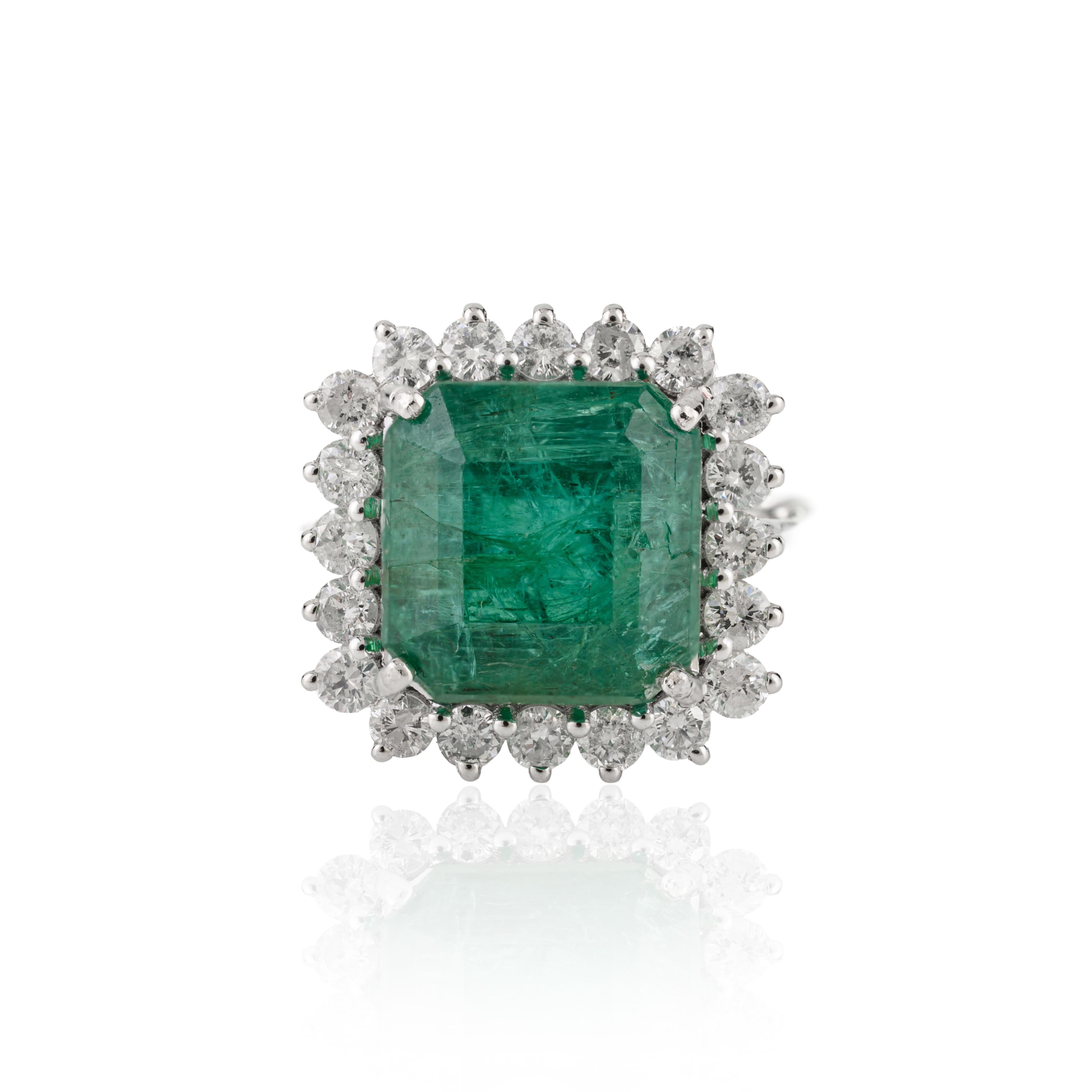 Im Angebot: 6,43 Karat Natürlicher Smaragd & Diamant-Cocktailring aus 14K Weißgold Luxus-Schmuck () 3