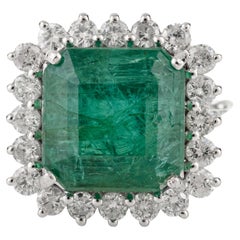 6,43 Karat Natürlicher Smaragd 
Diamant-Cocktailring aus 14K Weißgold Luxus-Schmuck