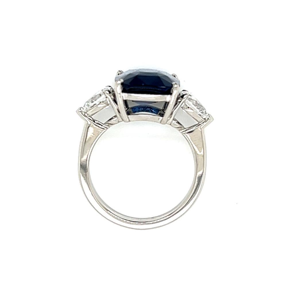 6.44 Carat Cushion cut Blue Sapphire and Diamond Three-Stone Platinum Ring In New Condition For Sale In London, GB