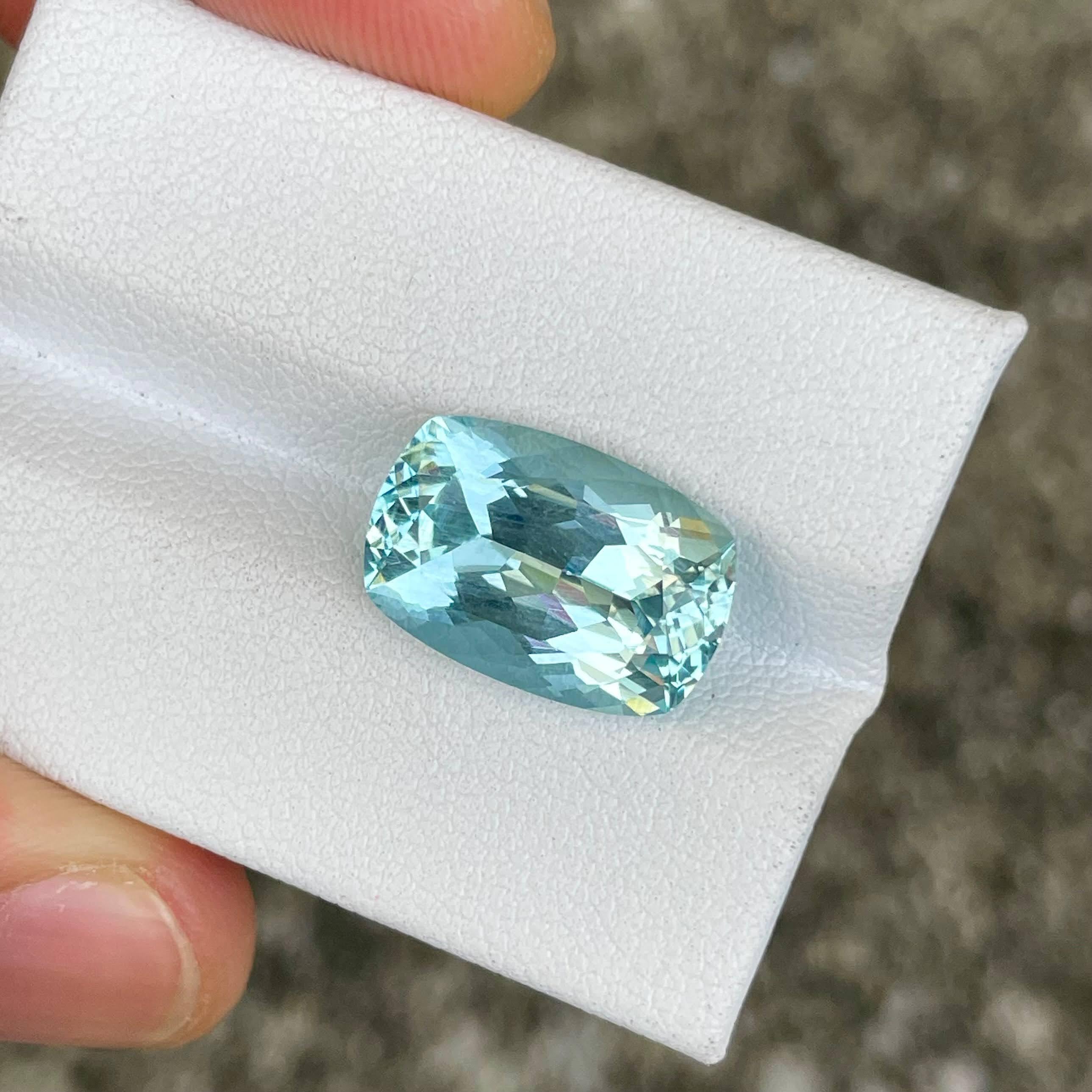 Taglio cuscino 6,44 carati di acquamarina blu intenso tagliata a cuscino dall'Africa in vendita