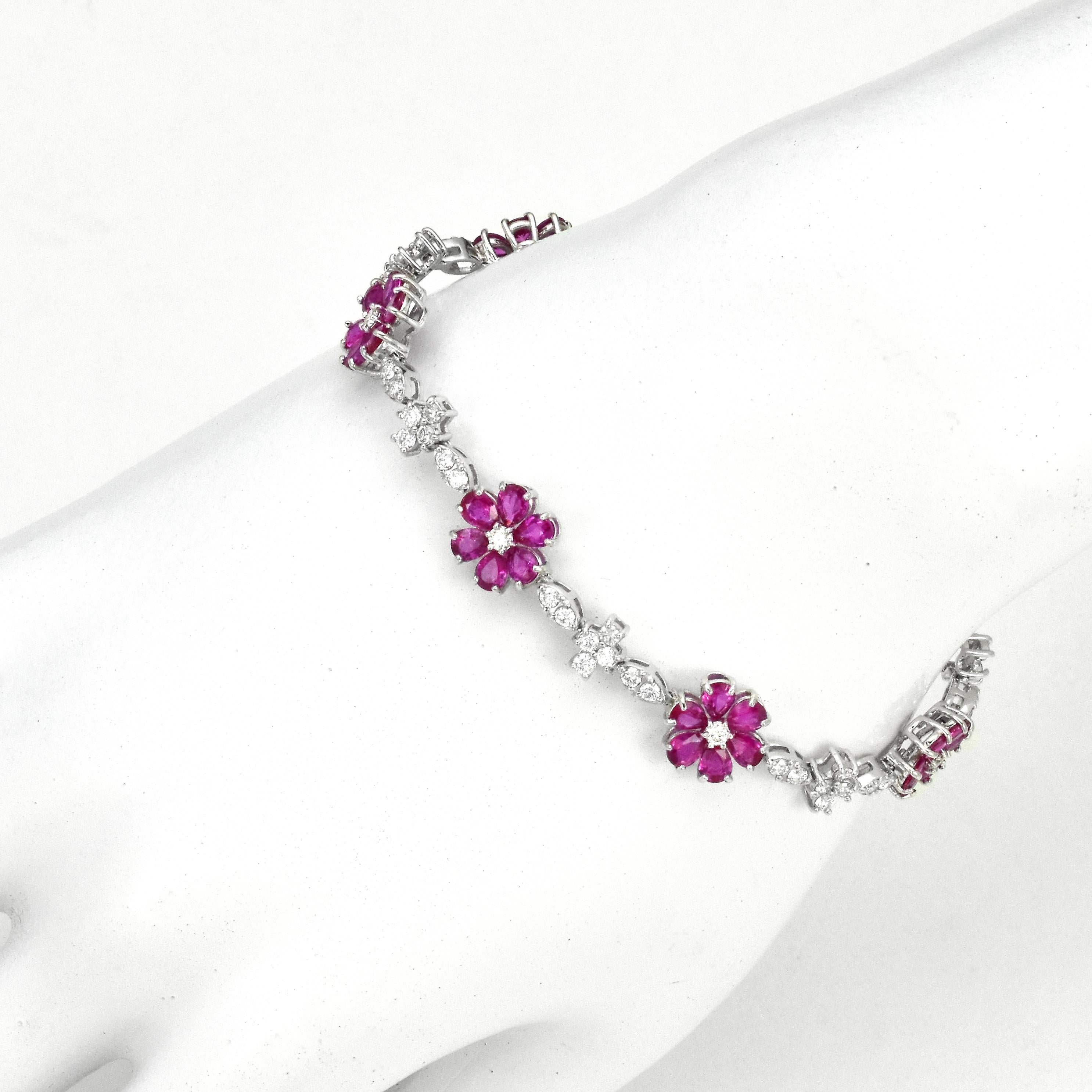 6,44 Karat Unerhitzte Rubine & Diamanten Tennis-Armband aus Platin im Zustand „Neu“ im Angebot in Tokyo, JP