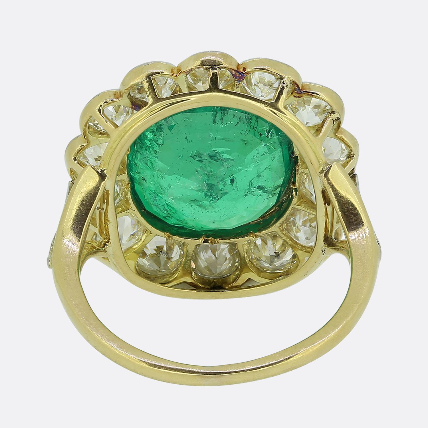 6.45 Karat kolumbianischer Smaragd- und Diamant-Cluster-Ring im Zustand „Gut“ im Angebot in London, GB