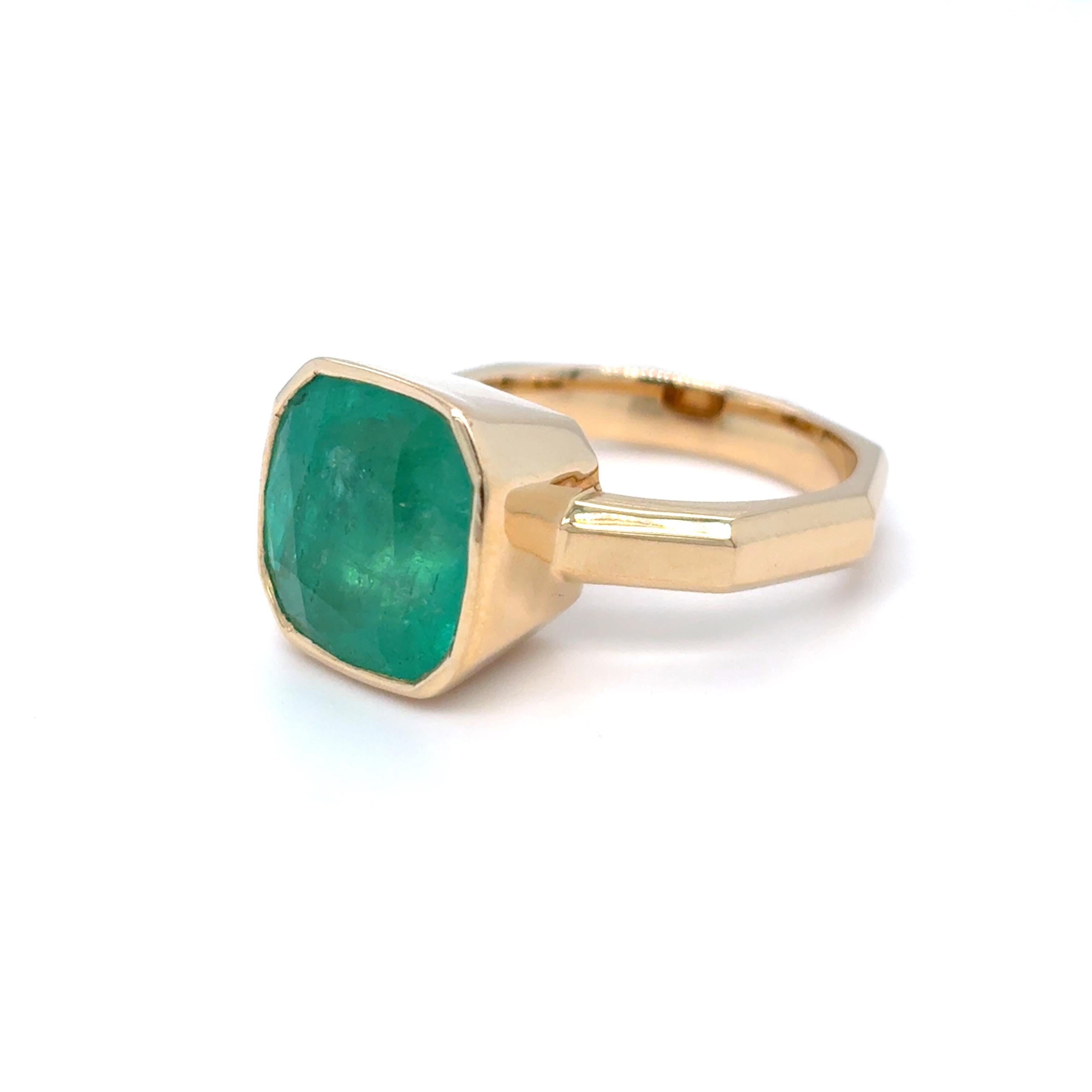 6.45 Carat Cushion Cut Colombian Emerald Yellow Gold Ring For Sale 5