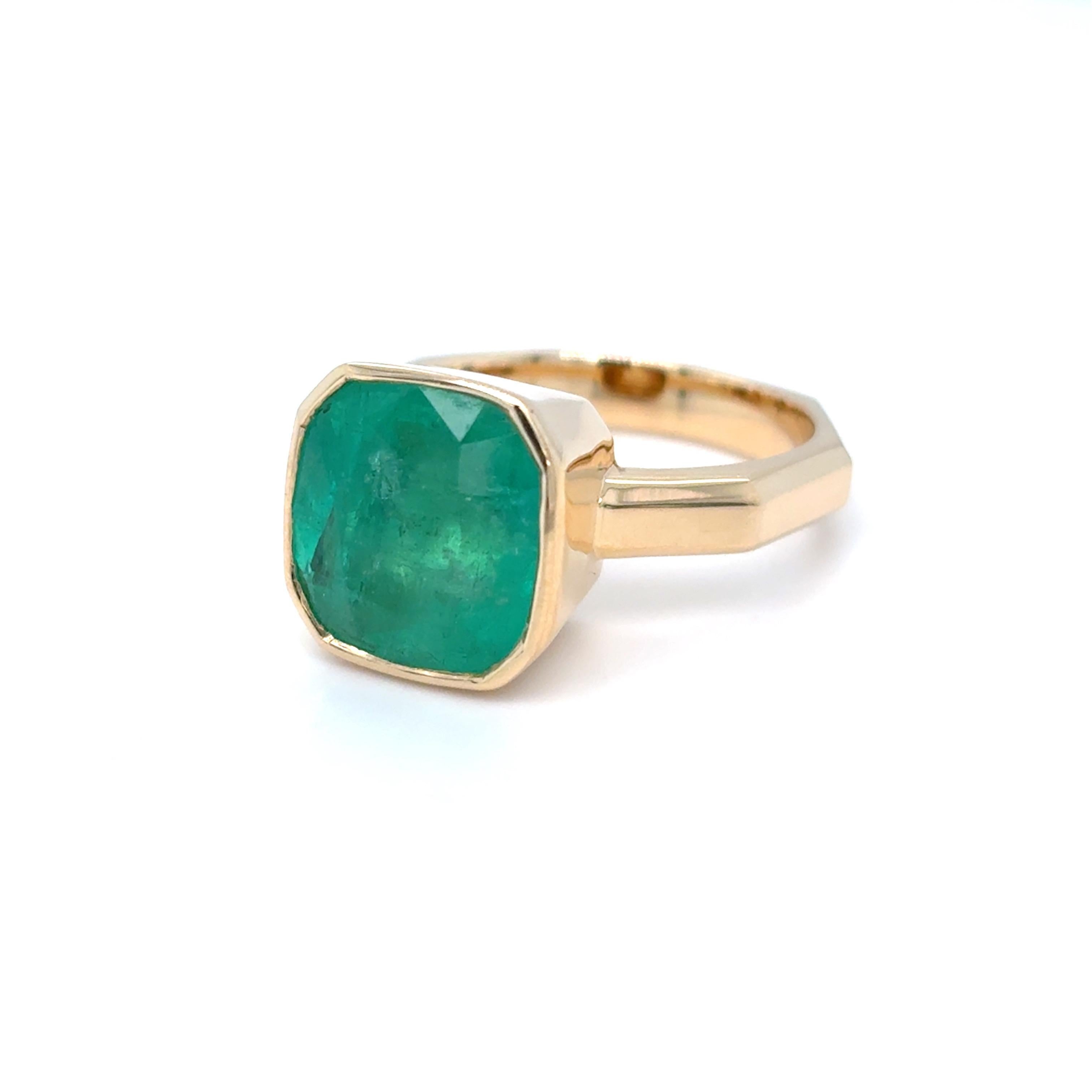 6.45 Carat Cushion Cut Colombian Emerald Yellow Gold Ring For Sale 6