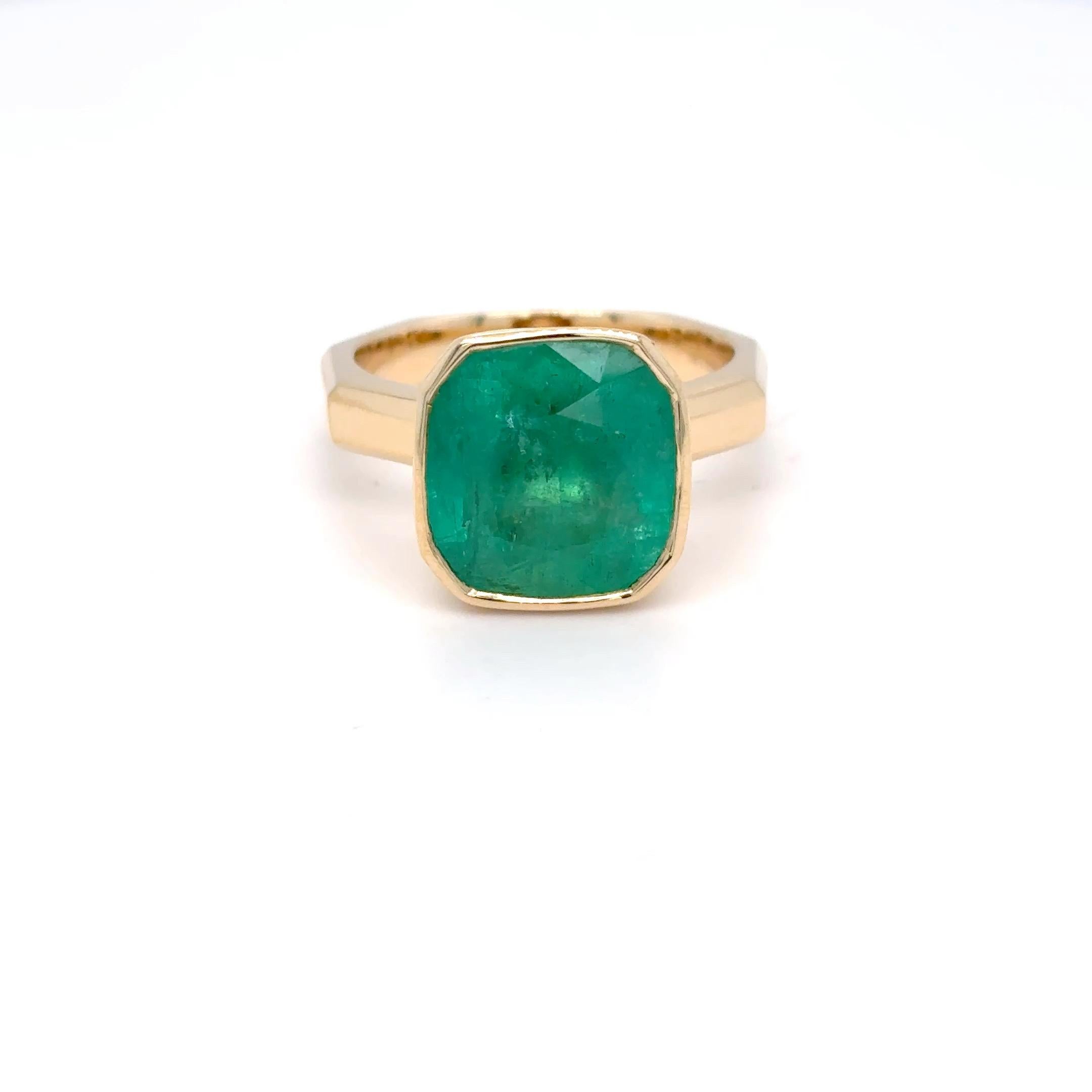 6.45 Carat Cushion Cut Colombian Emerald Yellow Gold Ring For Sale 8
