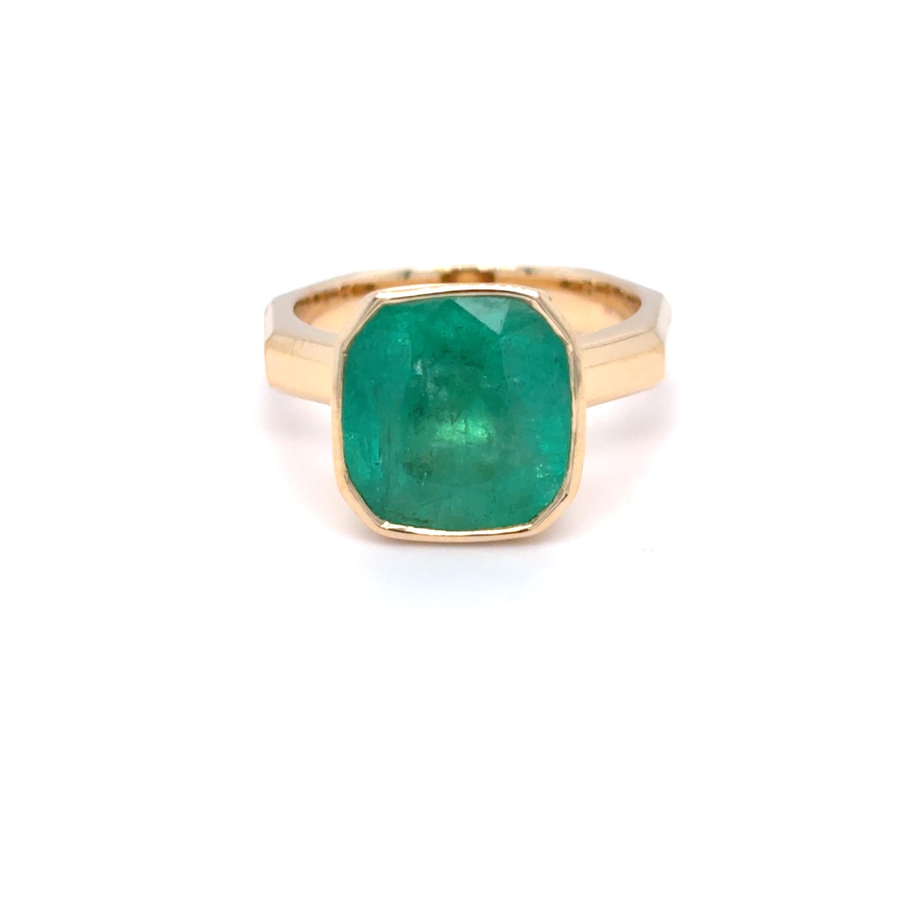 6.45 Carat Cushion Cut Colombian Emerald Yellow Gold Ring For Sale 9