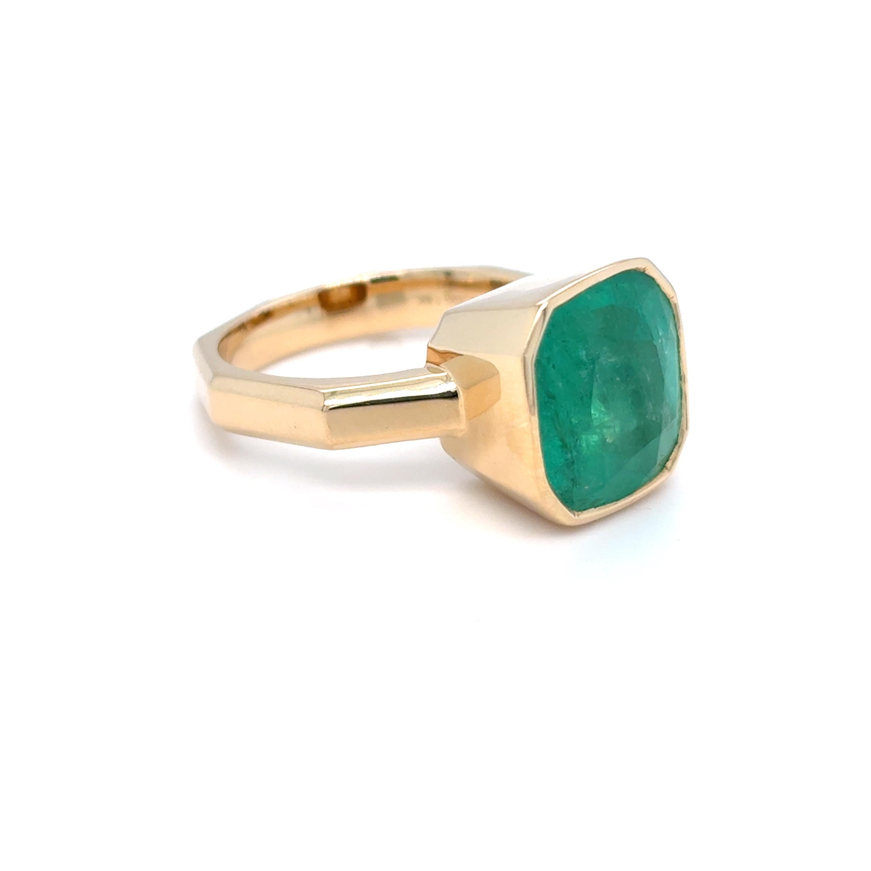 Women's or Men's 6.45 Carat Cushion Cut Colombian Emerald Yellow Gold Ring For Sale