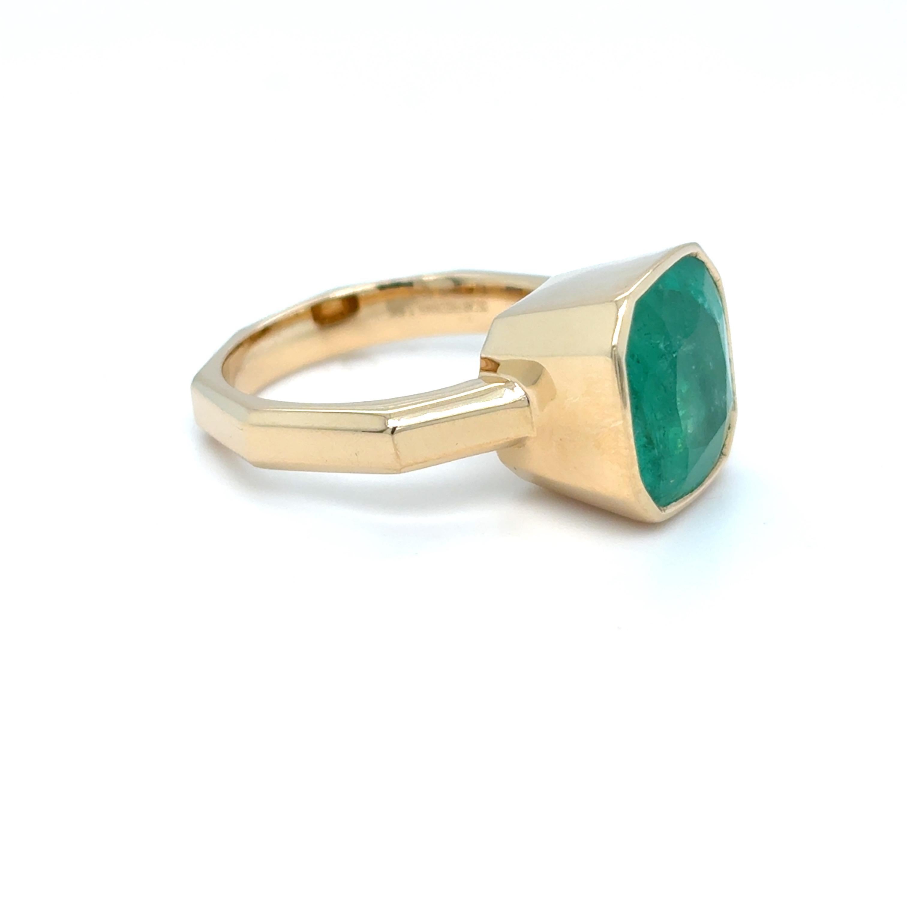 6.45 Carat Cushion Cut Colombian Emerald Yellow Gold Ring For Sale 1