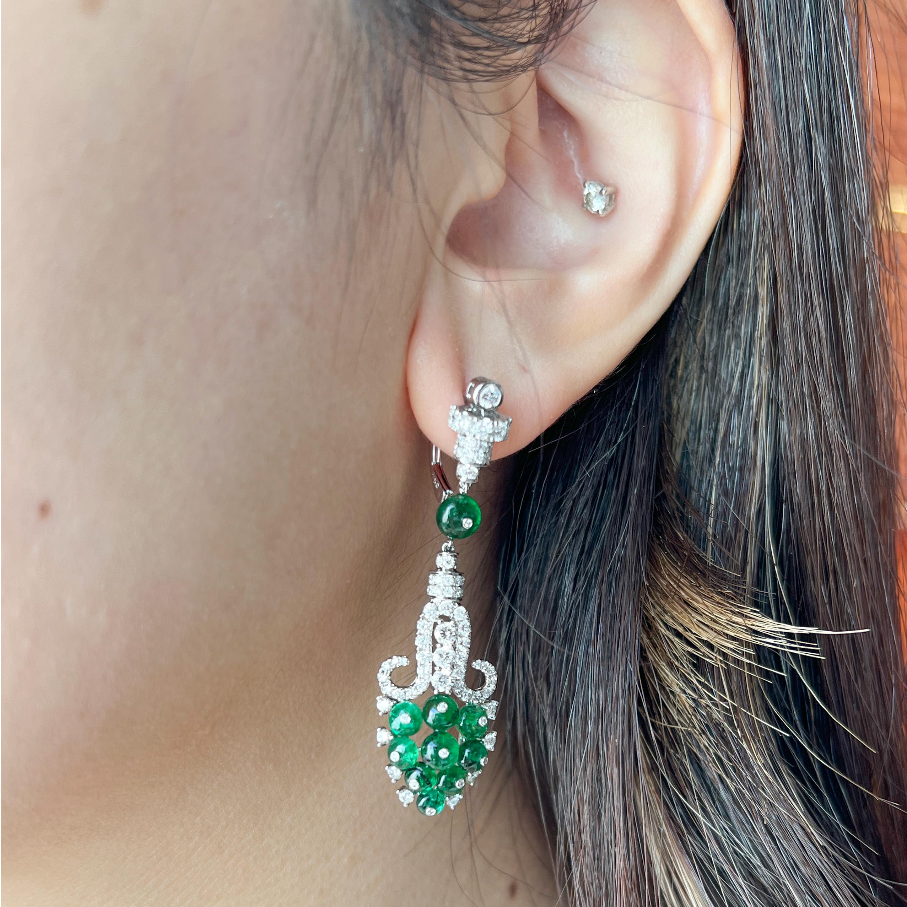 Women's 6.45 Carat Emerald & 2.13 Carat White Diamond F VS Vintage Design 18K Earring For Sale
