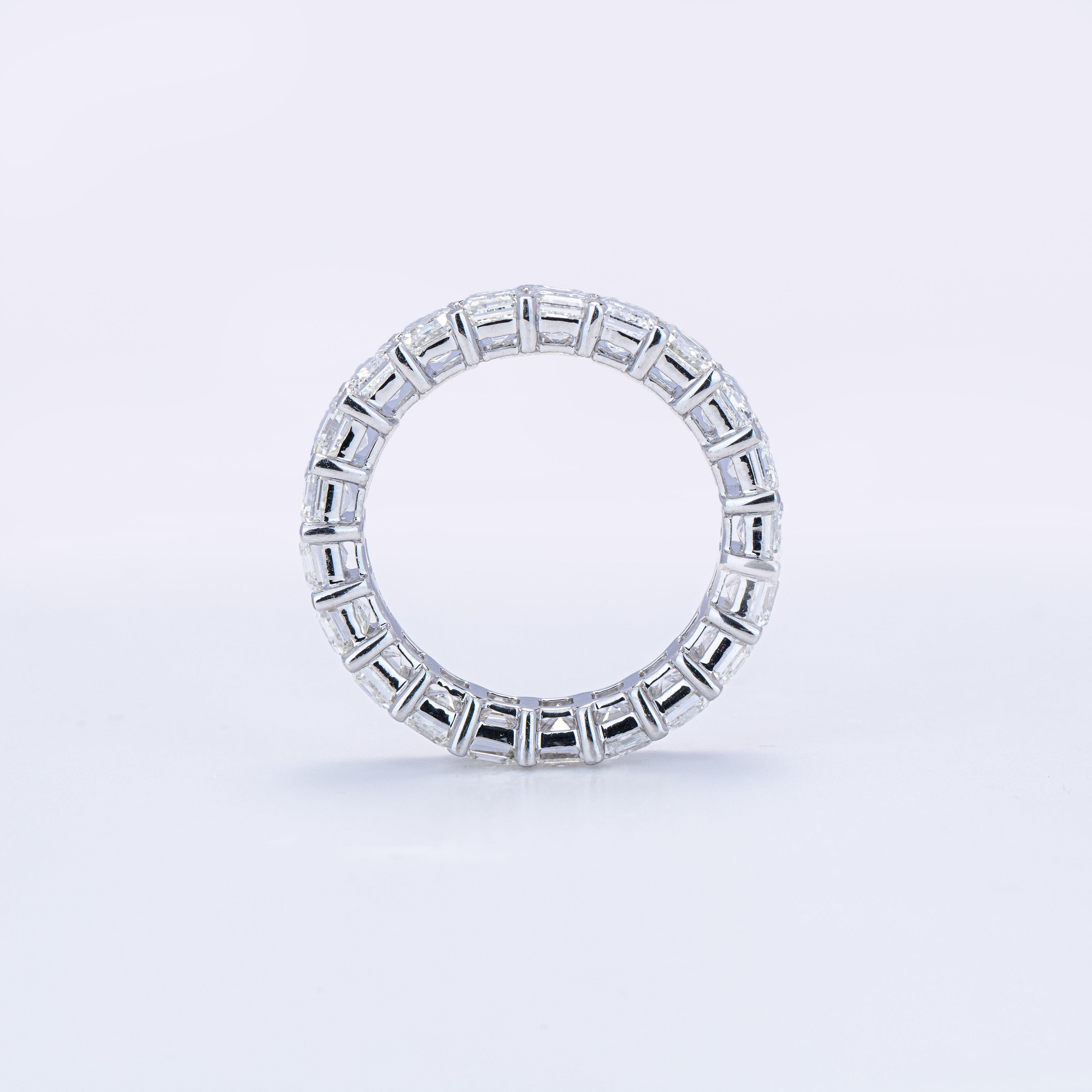 6.45 Carat Emerald Cut Eternity Band Ring 18kt In New Condition For Sale In Miami, FL
