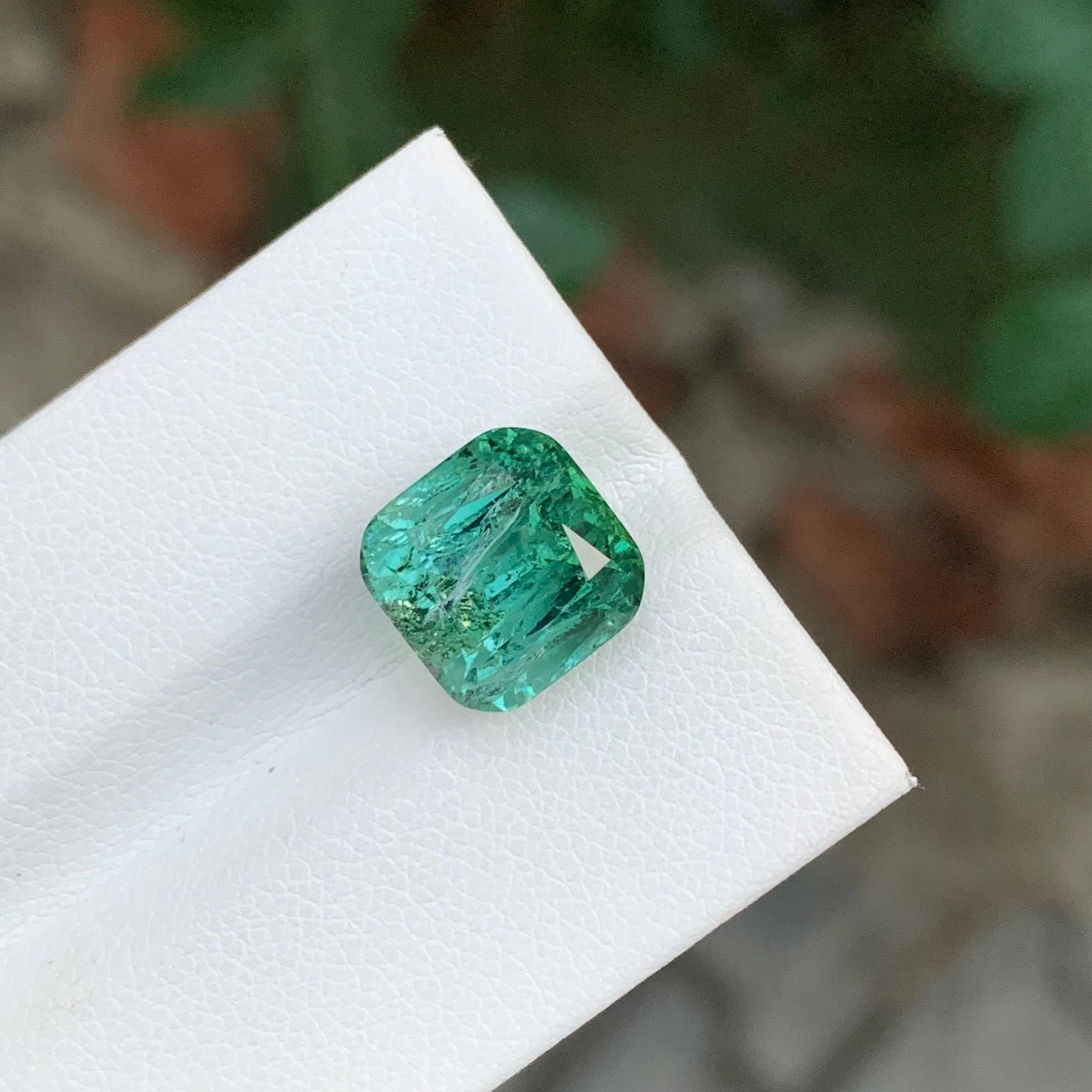 Arts and Crafts 6.45 Carat Natural Loose Blue Green Included Tourmaline Square Shape Gemstone (pierre précieuse de forme carrée) en vente