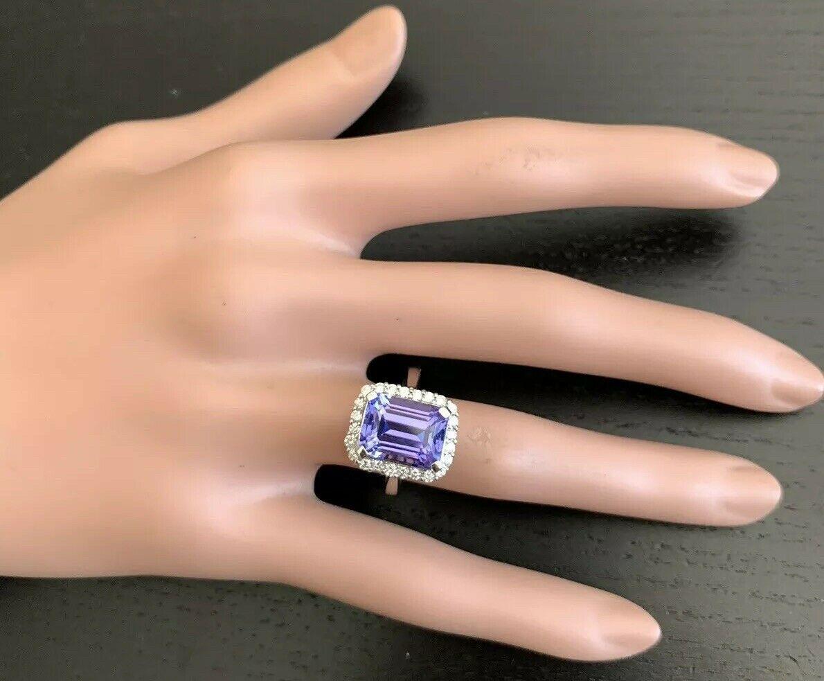 Women's 6.45 Carat Natural Very Nice Looking Tanzanite and Diamond 14 Karat Solid Gold For Sale