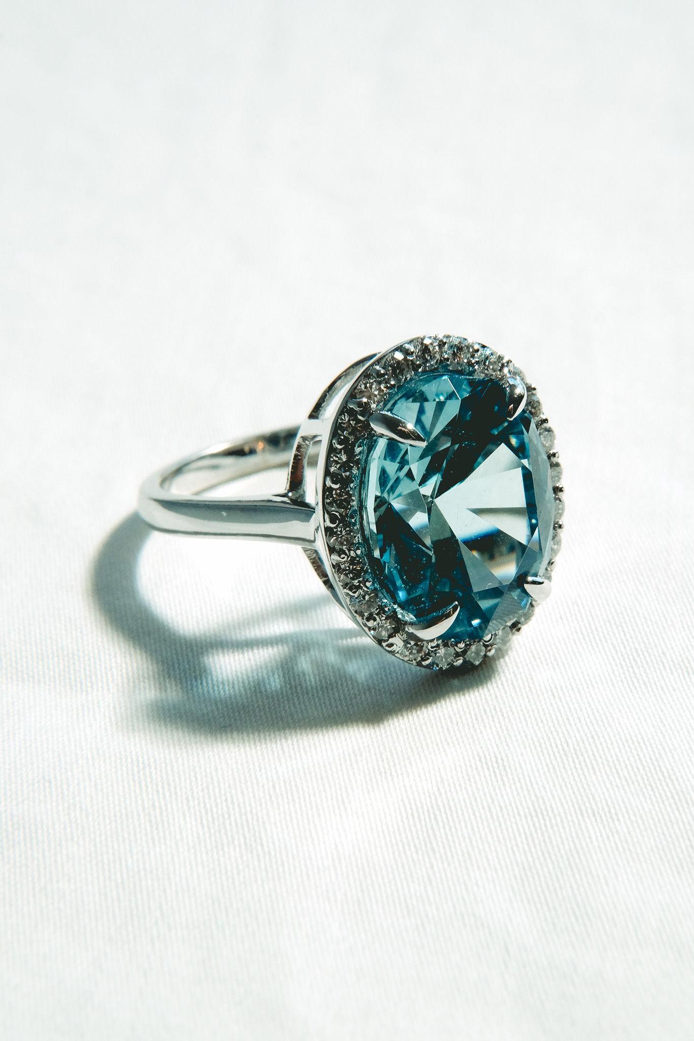 6.45ct Aquamarine & .48ct Diamond Ring-Oval Cut-18KT White Gold-GIA Certified For Sale 3