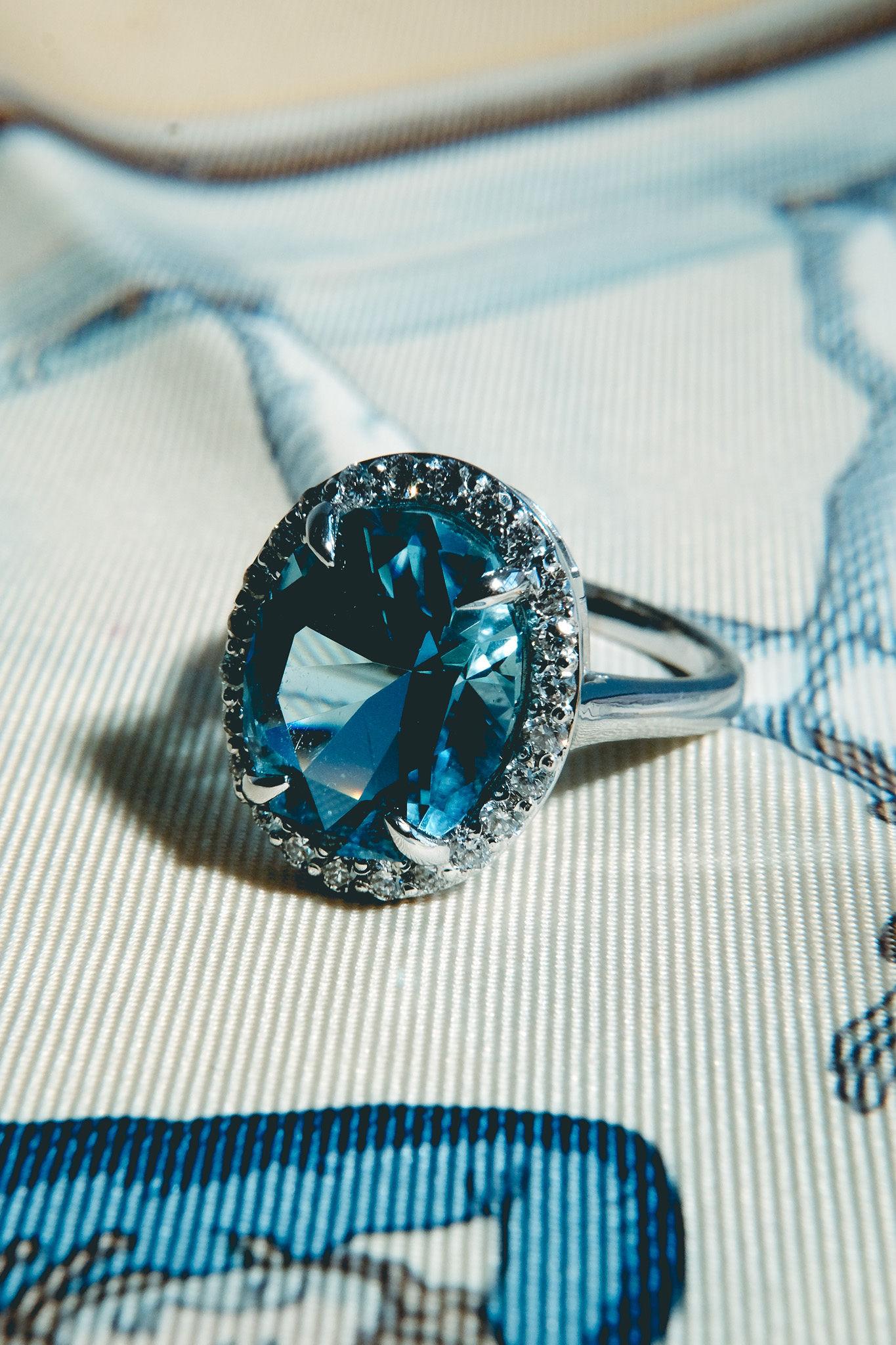 6.45ct Aquamarine & .48ct Diamond Ring-Oval Cut-18KT White Gold-GIA Certified For Sale 6
