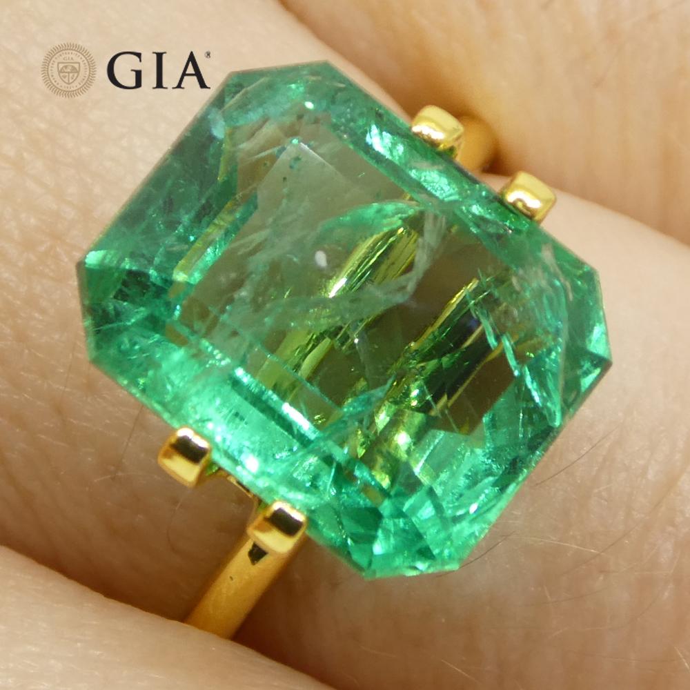 6.45ct Octagonal/Emerald Cut Green Emerald GIA Certified Zambia (F2) In New Condition For Sale In Toronto, Ontario