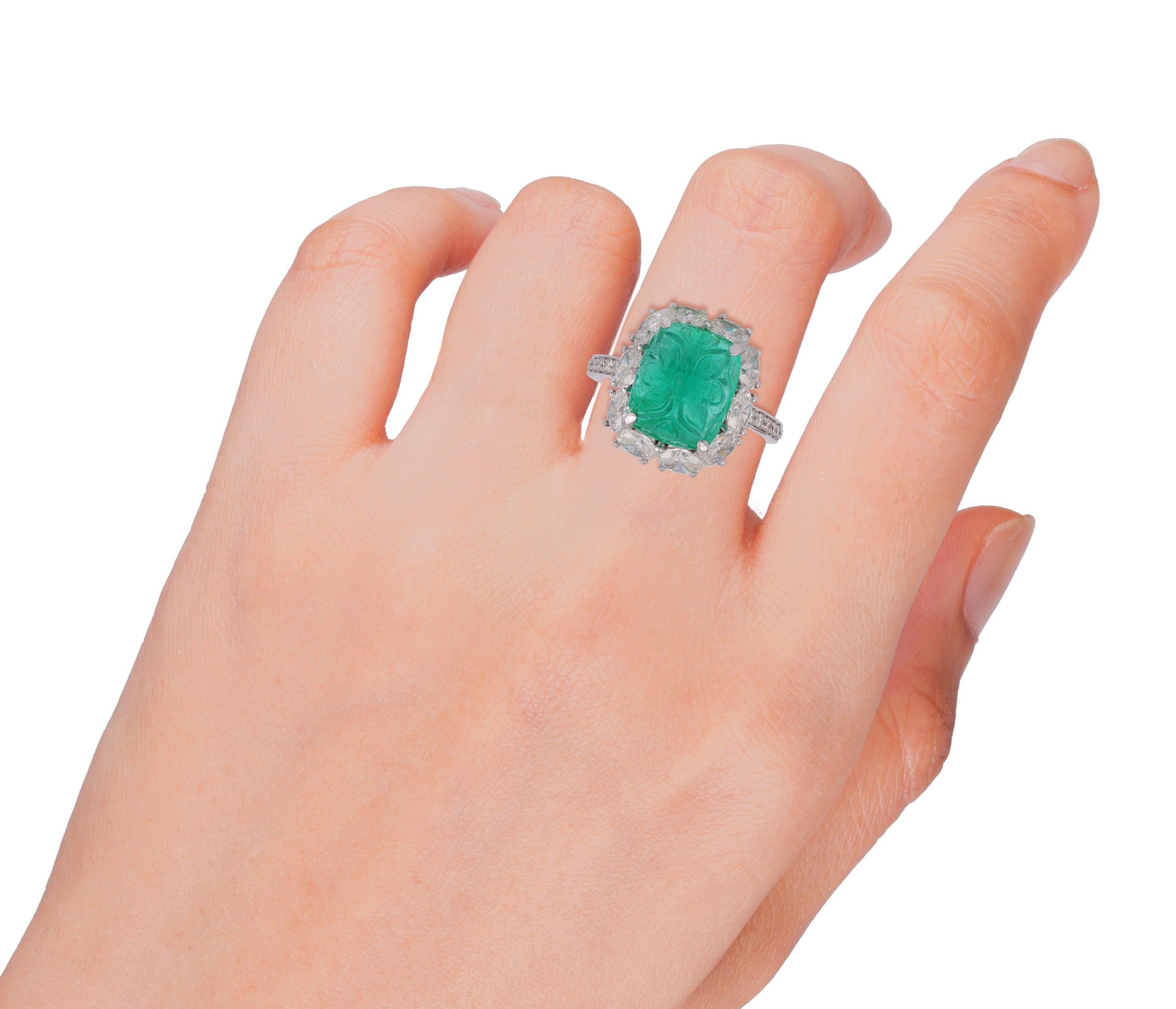 6.46 Carat Carved Zambian Emerald & Cluster Diamond Ring in 18k White Gold In New Condition For Sale In Jaipur, Rajasthan