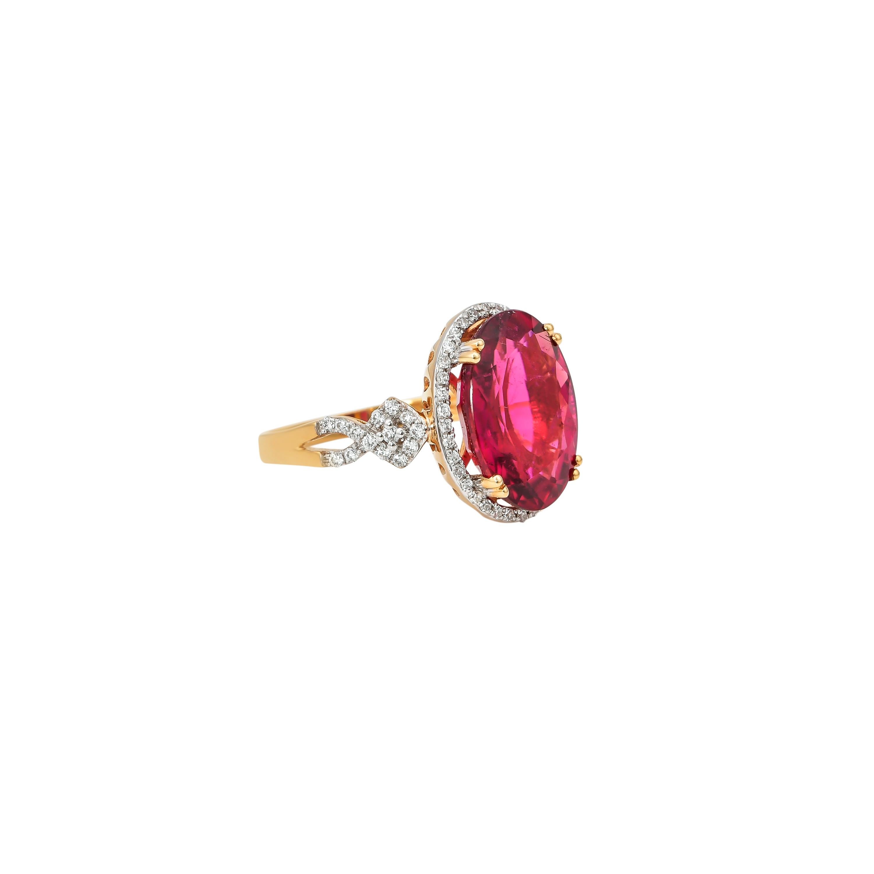 Contemporary 6.46 Carat Oval Shaped Rubelite Ring in 18 Karat Yellow Gold with Diamonds For Sale