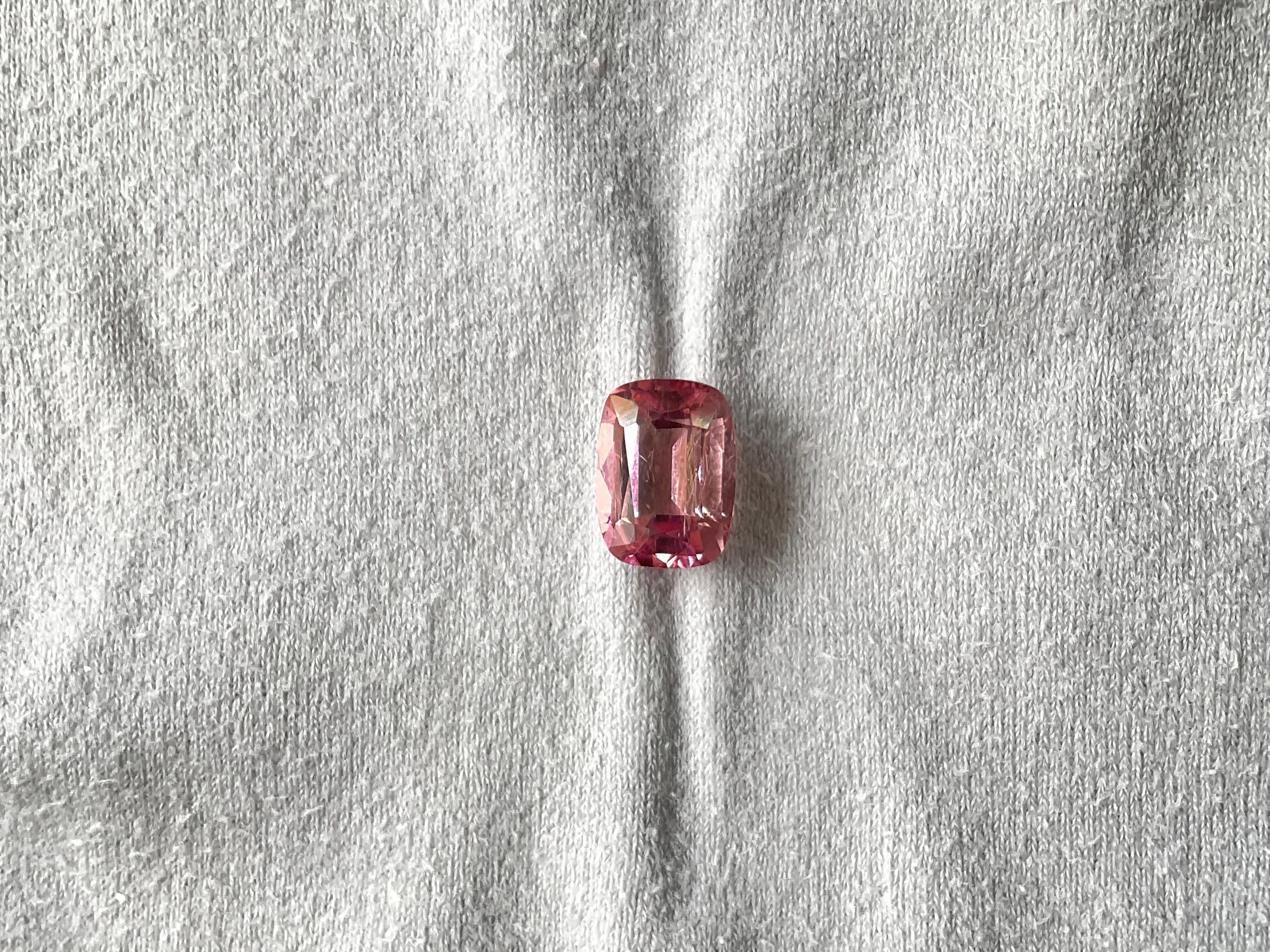 6.46 Carats Pink Peach Top Quality Cushion Cut stone For Jewelry Natural Gem In New Condition For Sale In Jaipur, RJ