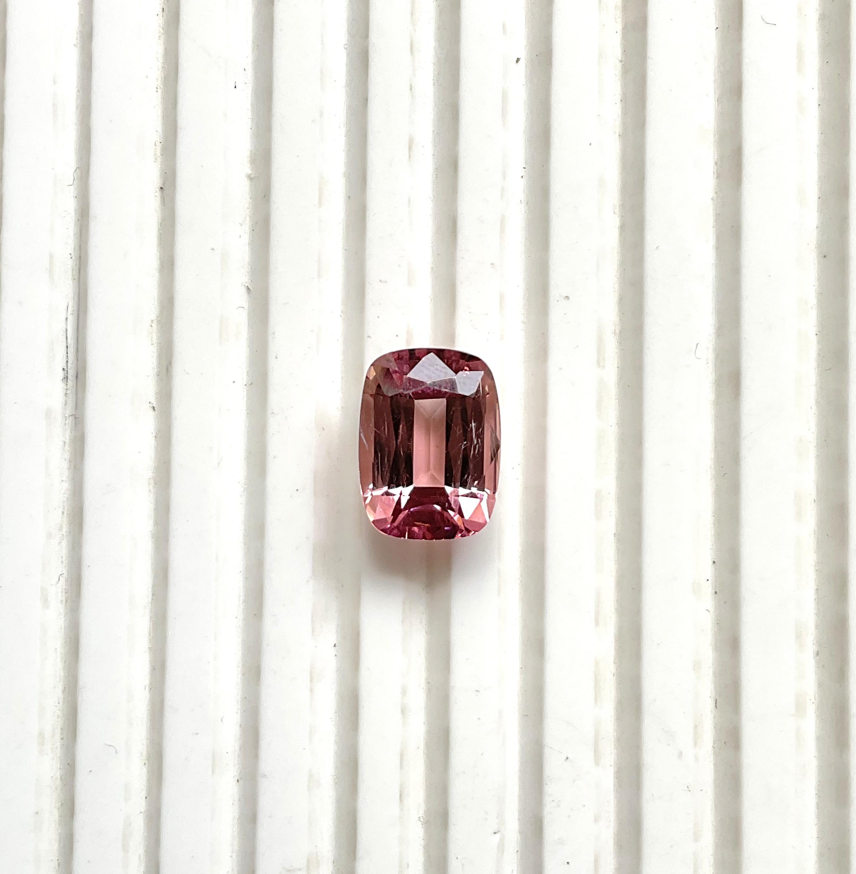 Women's or Men's 6.46 Carats Pink Peach Top Quality Cushion Cut stone For Jewelry Natural Gem For Sale
