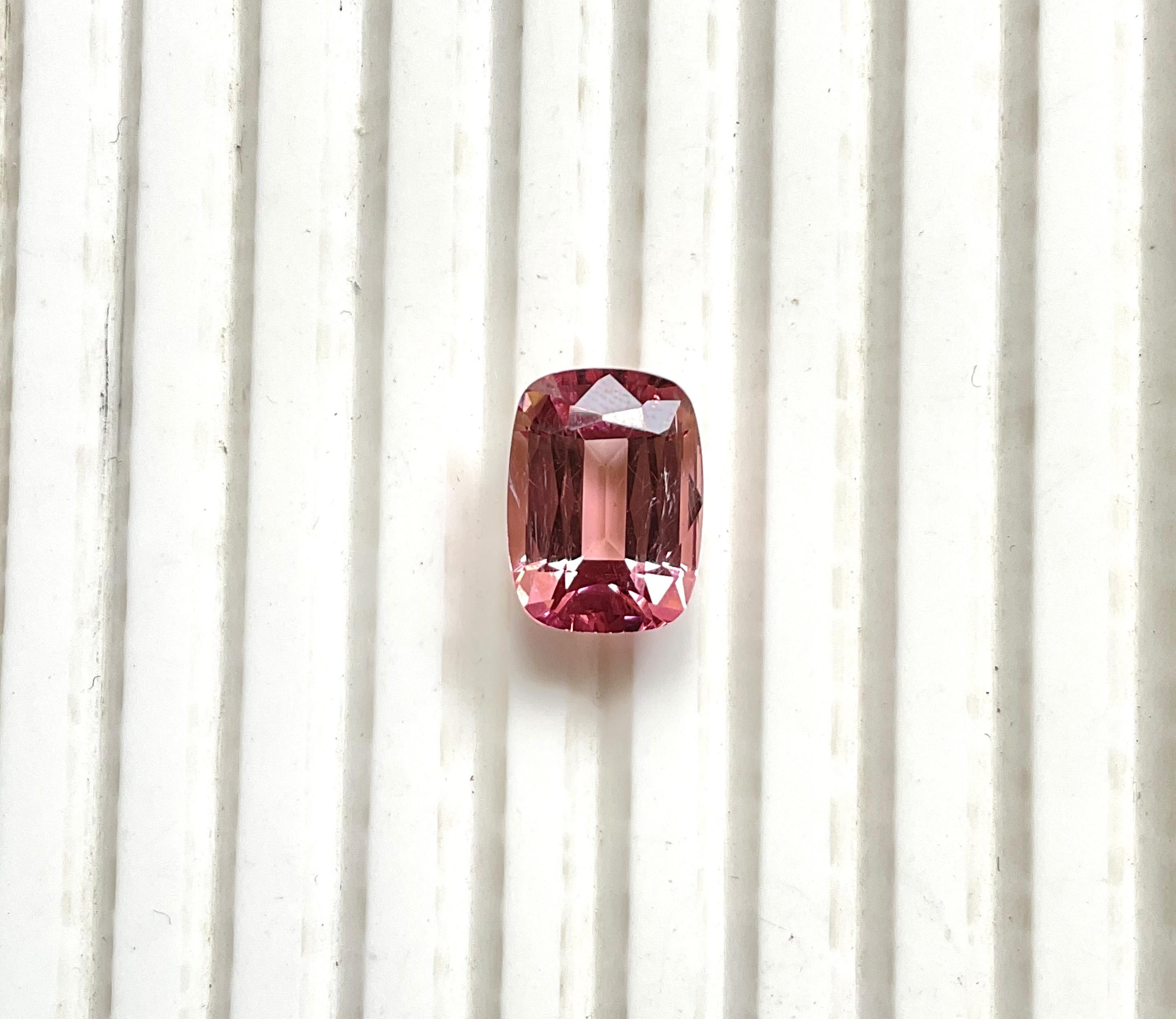 6.46 Carats Pink Peach Top Quality Cushion Cut stone For Jewelry Natural Gem For Sale 1
