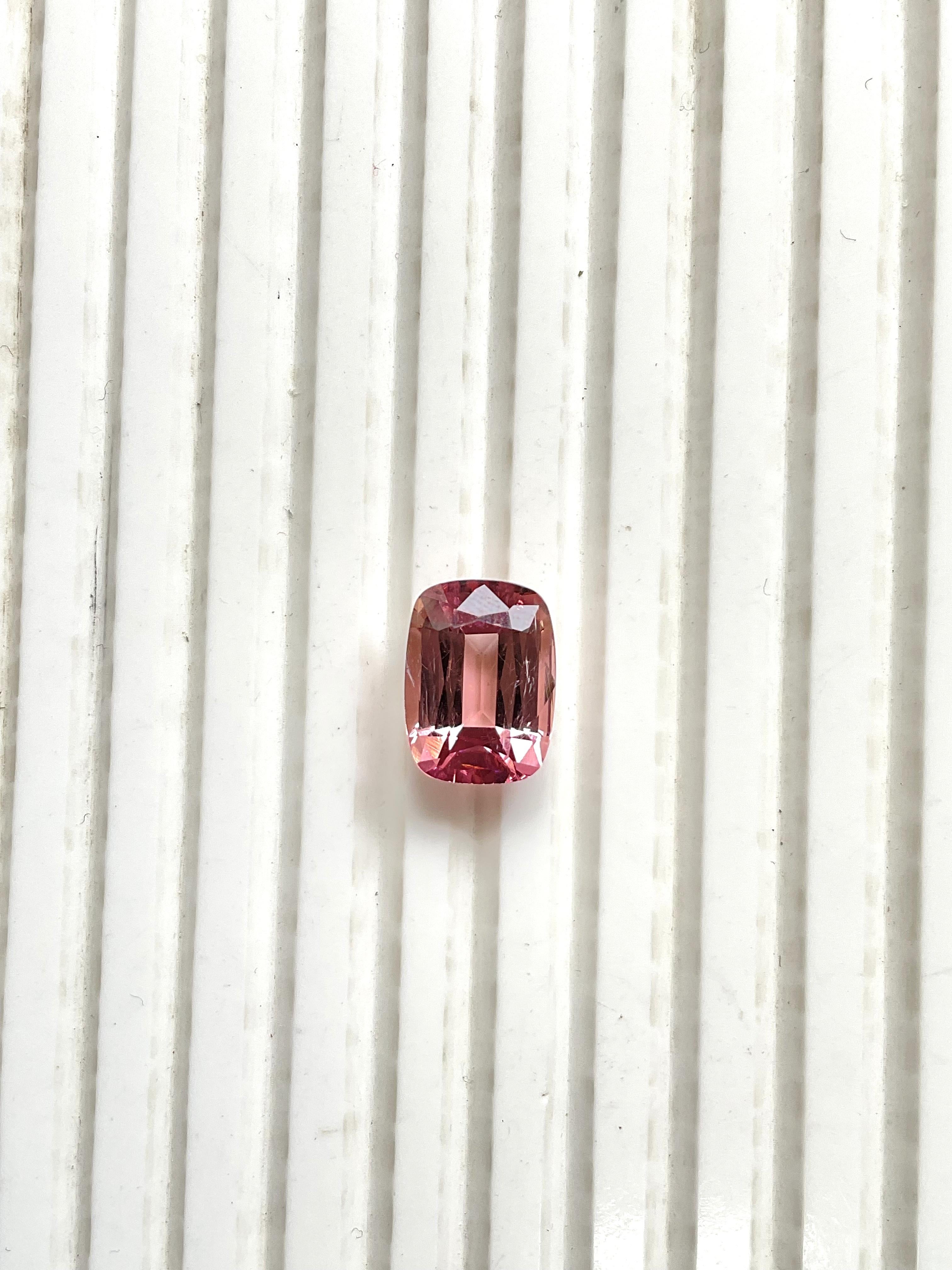 6.46 Carats Pink Peach Top Quality Cushion Cut stone For Jewelry Natural Gem For Sale 2