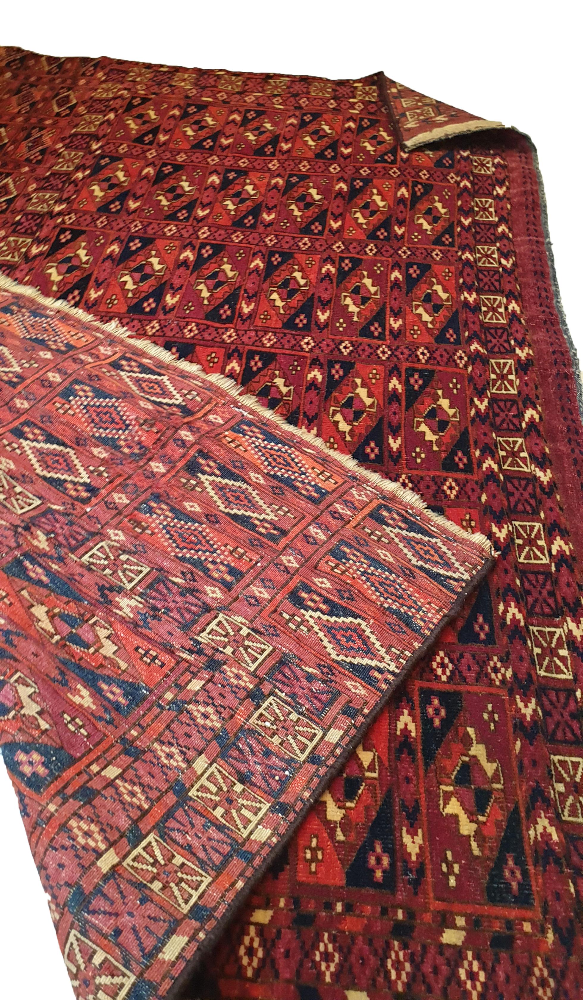 647 - Antique Turkmen Chuval Rug, 19th Century In Excellent Condition For Sale In Paris, FR