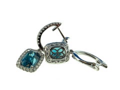 Orecchino con zircone blu e diamante da 6,47 carati